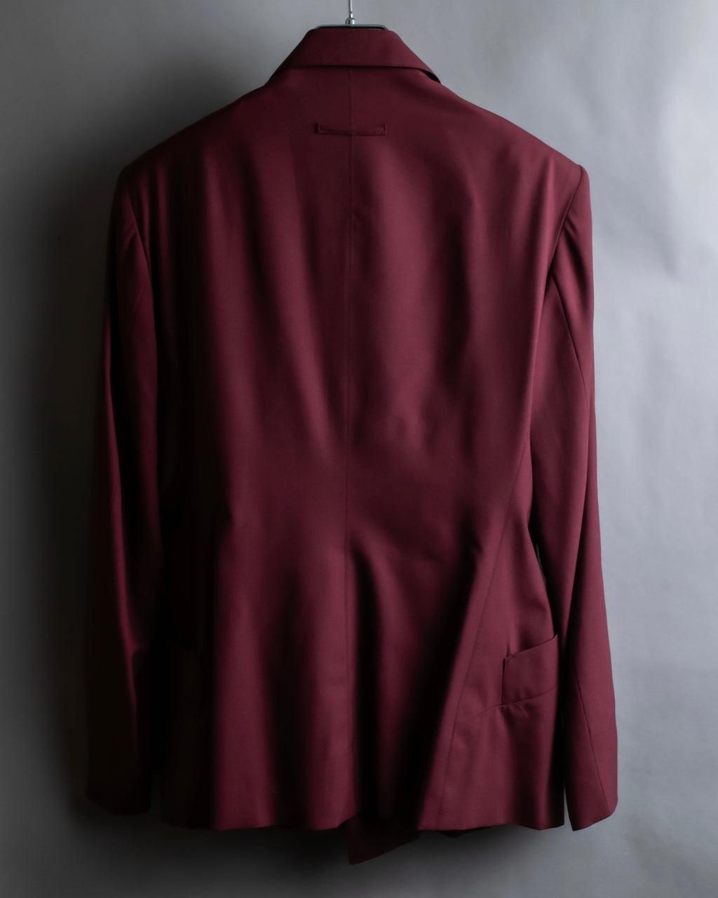 "JEAN PAUL GAULTIER FEMME"
Bordeaux color peaked lapel wool tailored jacket
