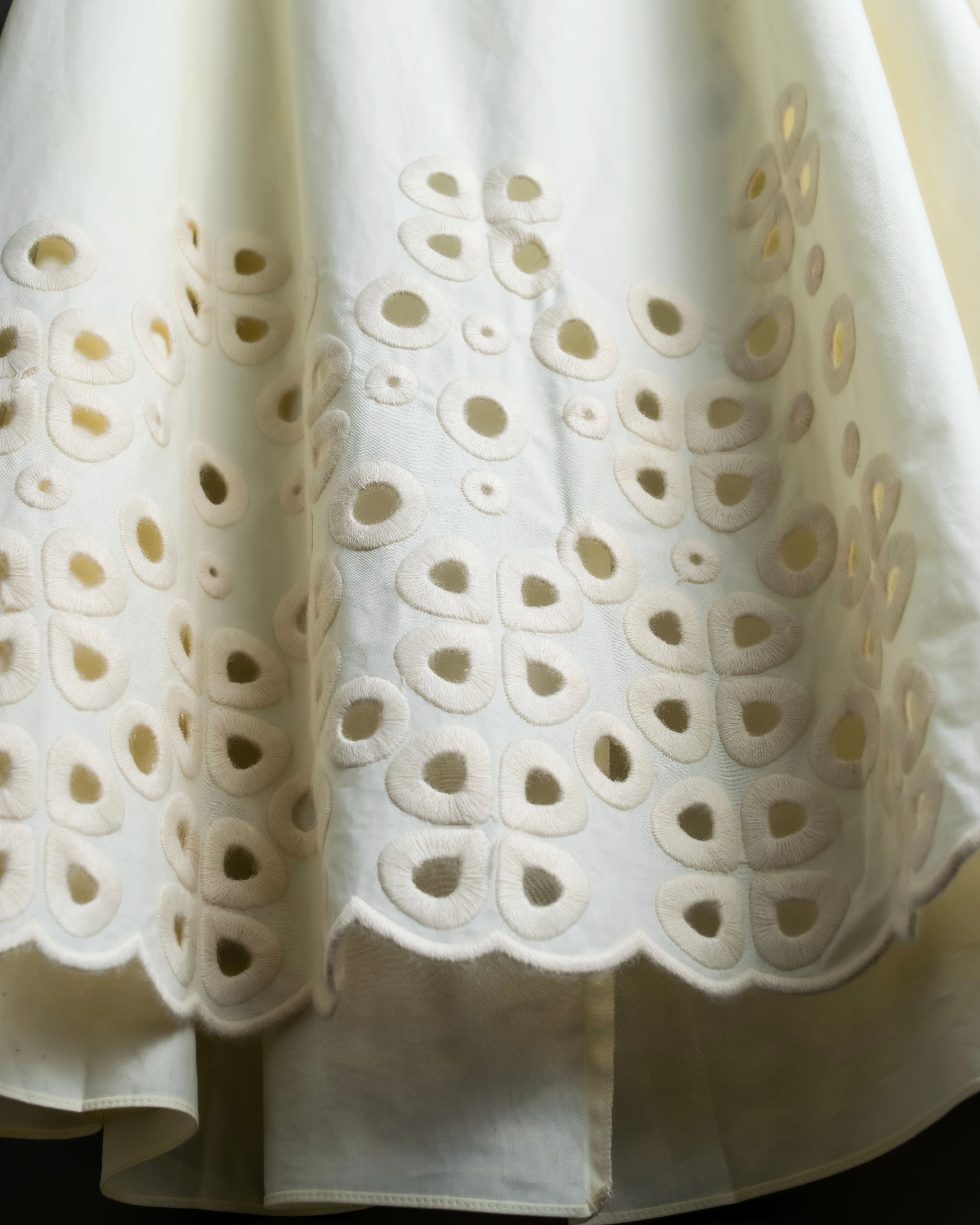 "FENDI" hole pattern and tack designed skirt