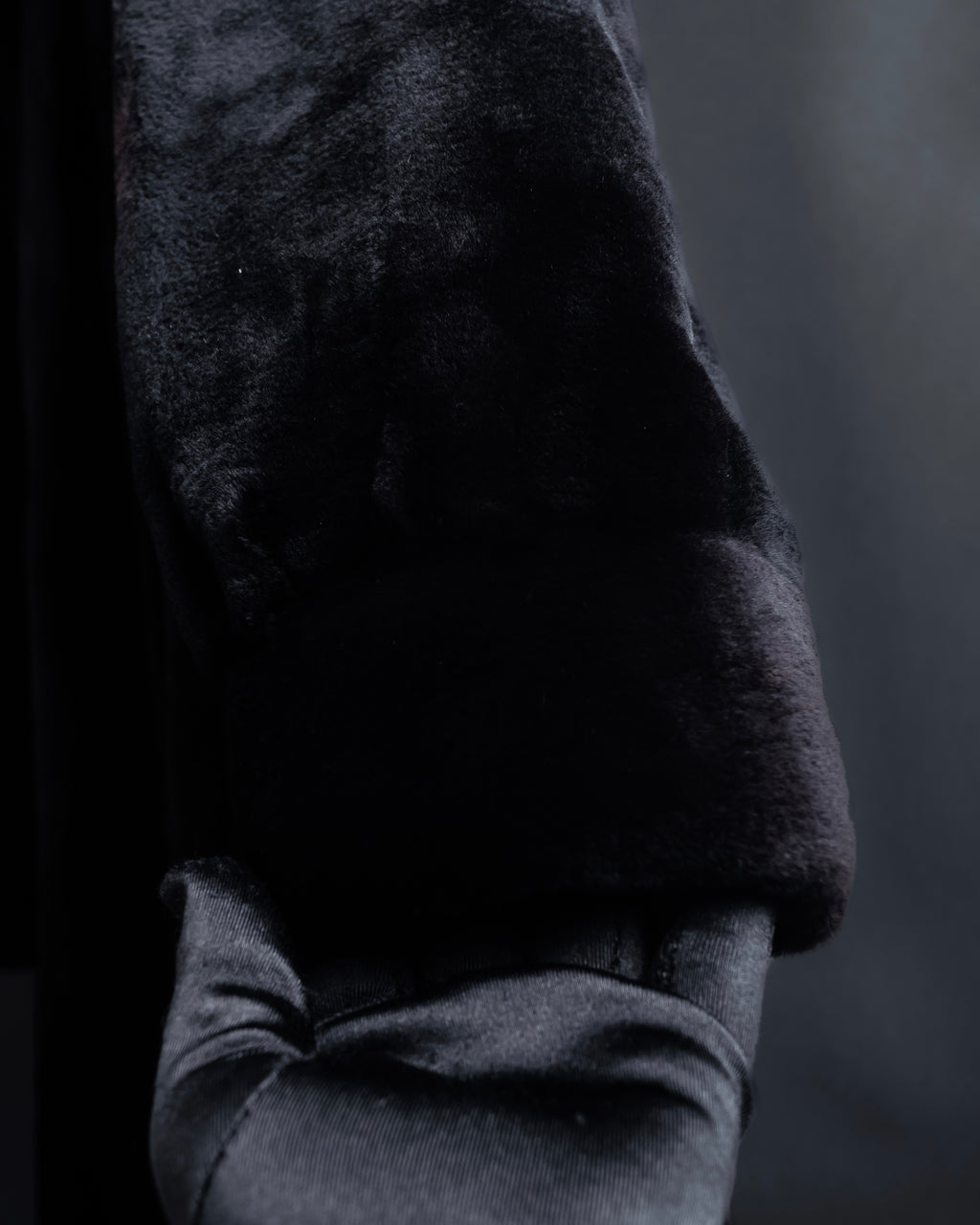 -SPECIAL- “VALENTINO” 1988–1992 SAGA Mink Shawl Collar Coat