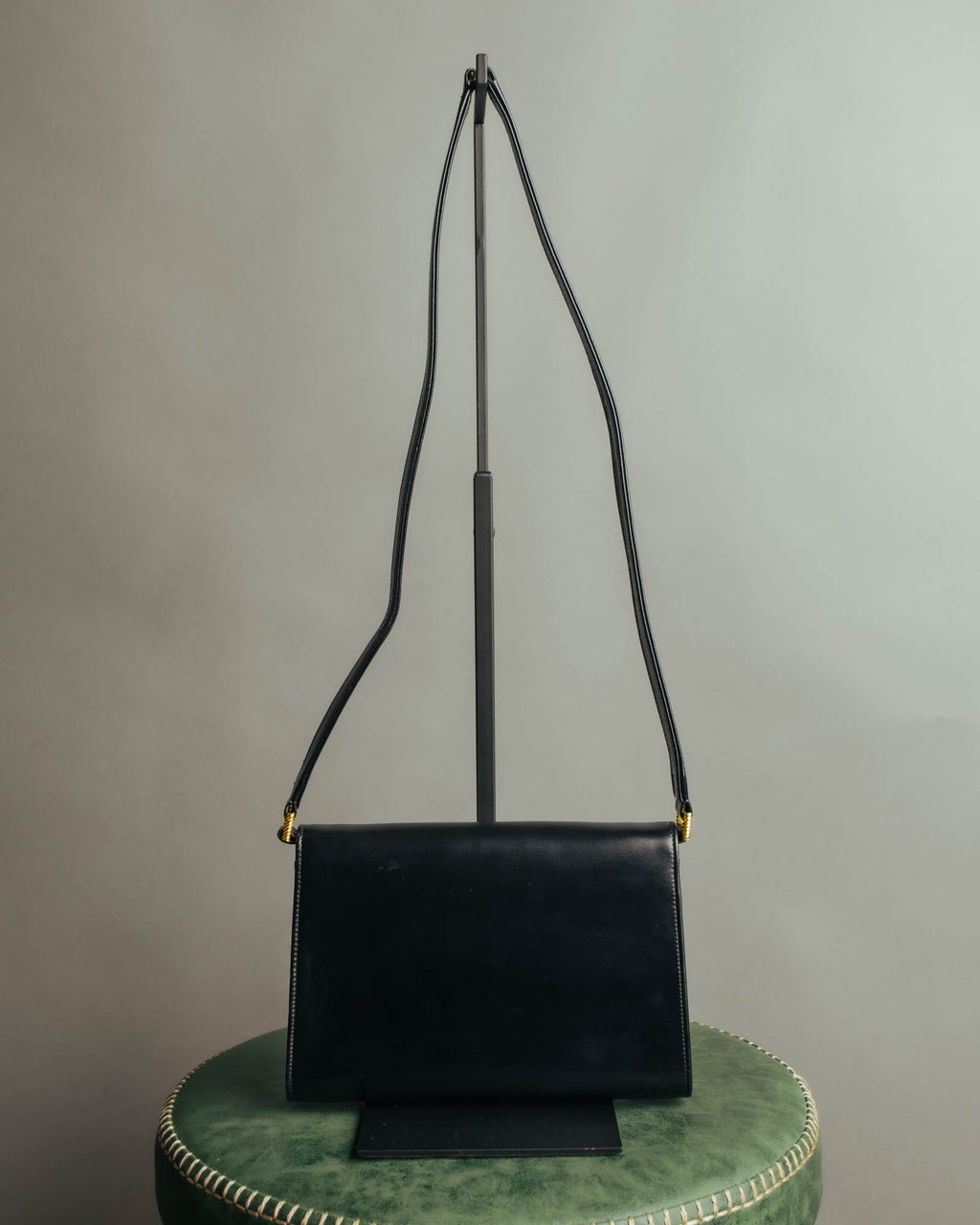 “GUCCI” 80’s-90’s Rope clasp leather shoulder bag