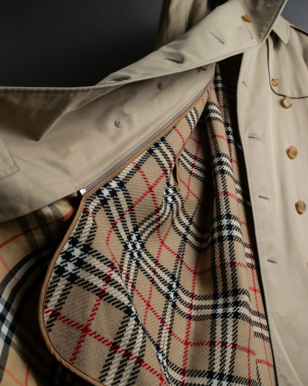 "BURBERRYS" Military detail classic trench coat
