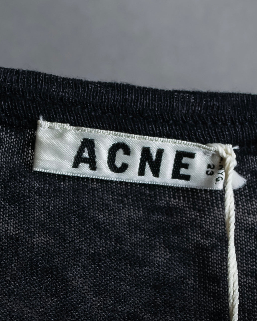 "Acne" Back＆sleeve cutting slit design pullover