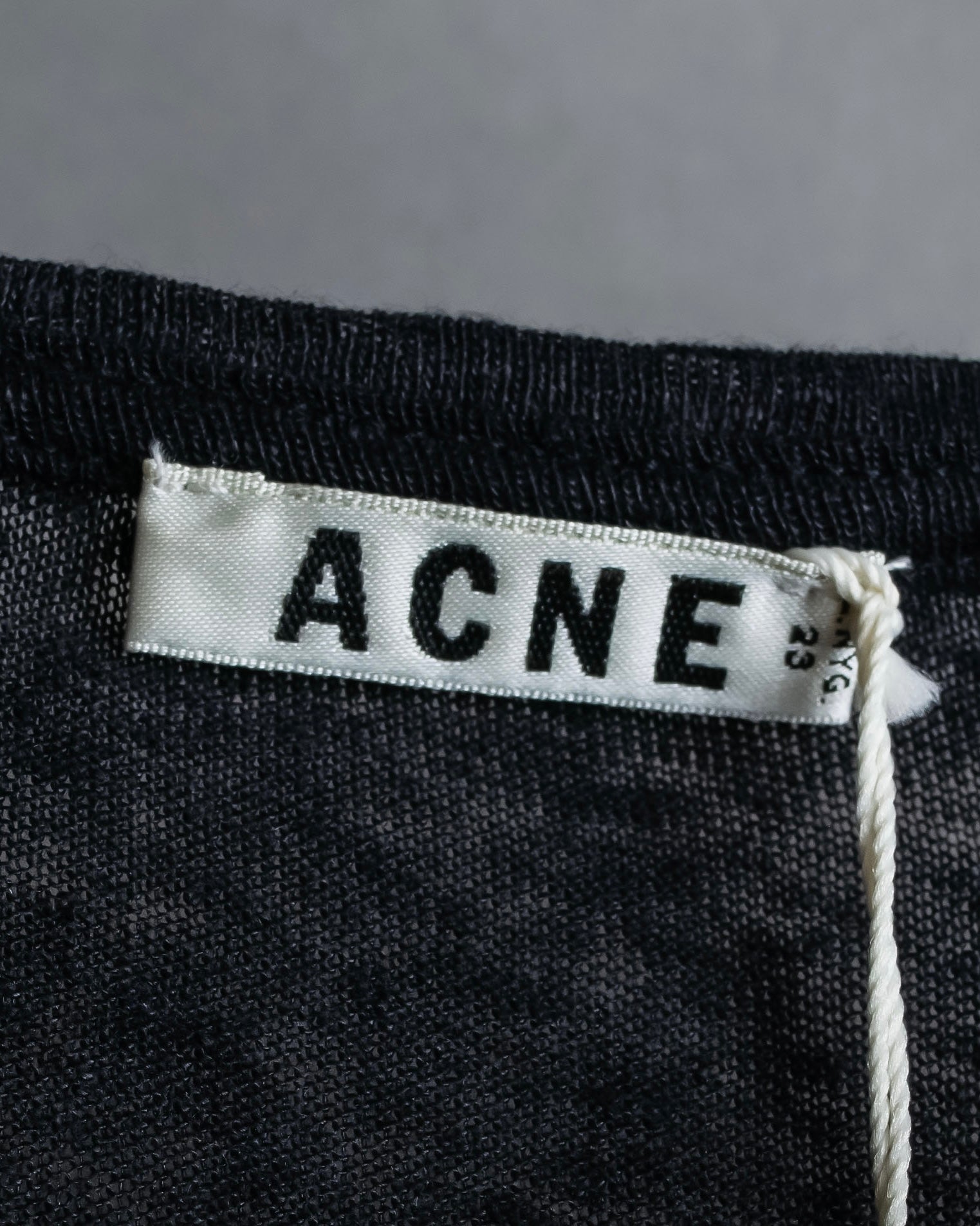 "Acne" Back＆sleeve cutting slit design pullover