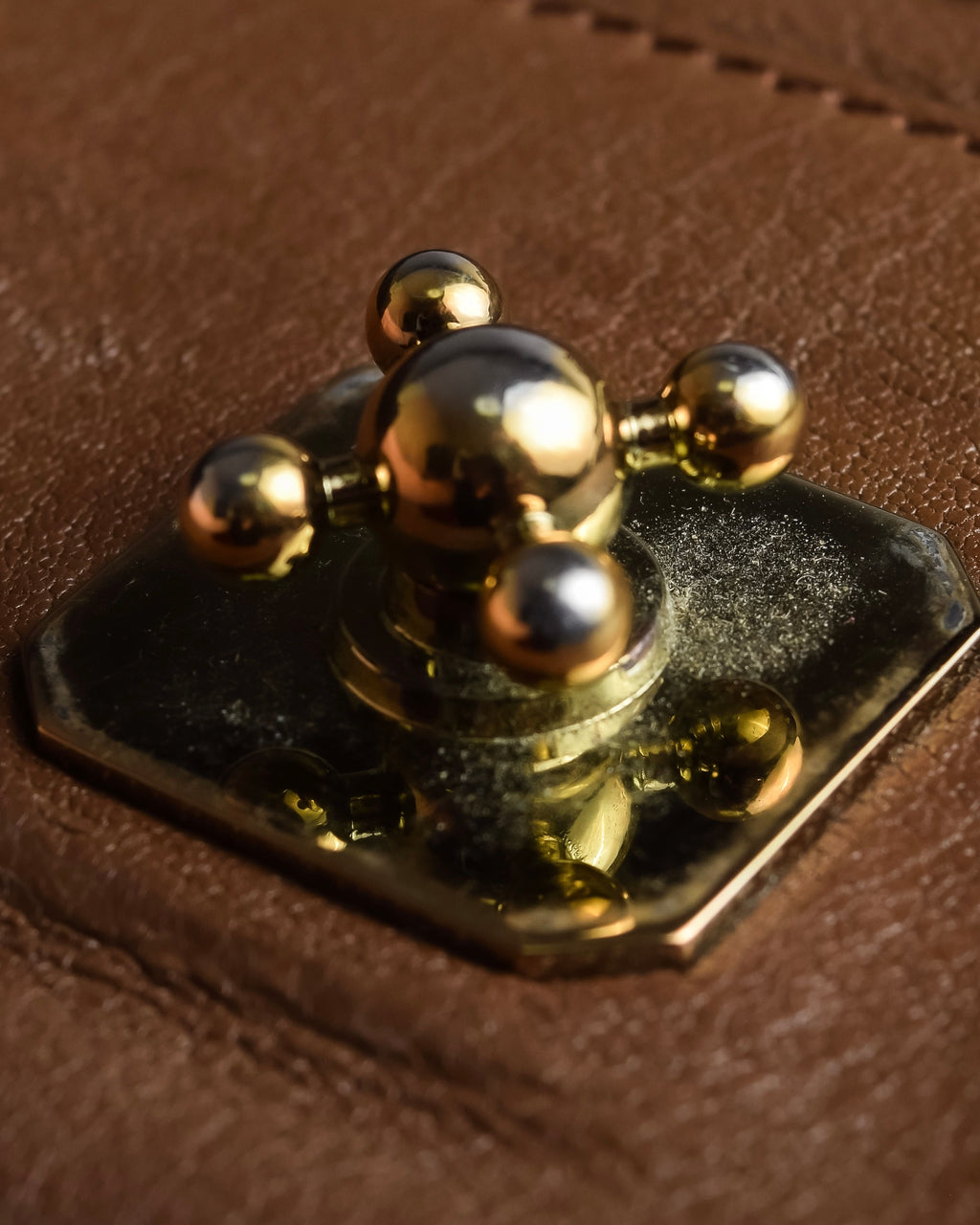 "Chloe" Fleur motif design leather long wallet