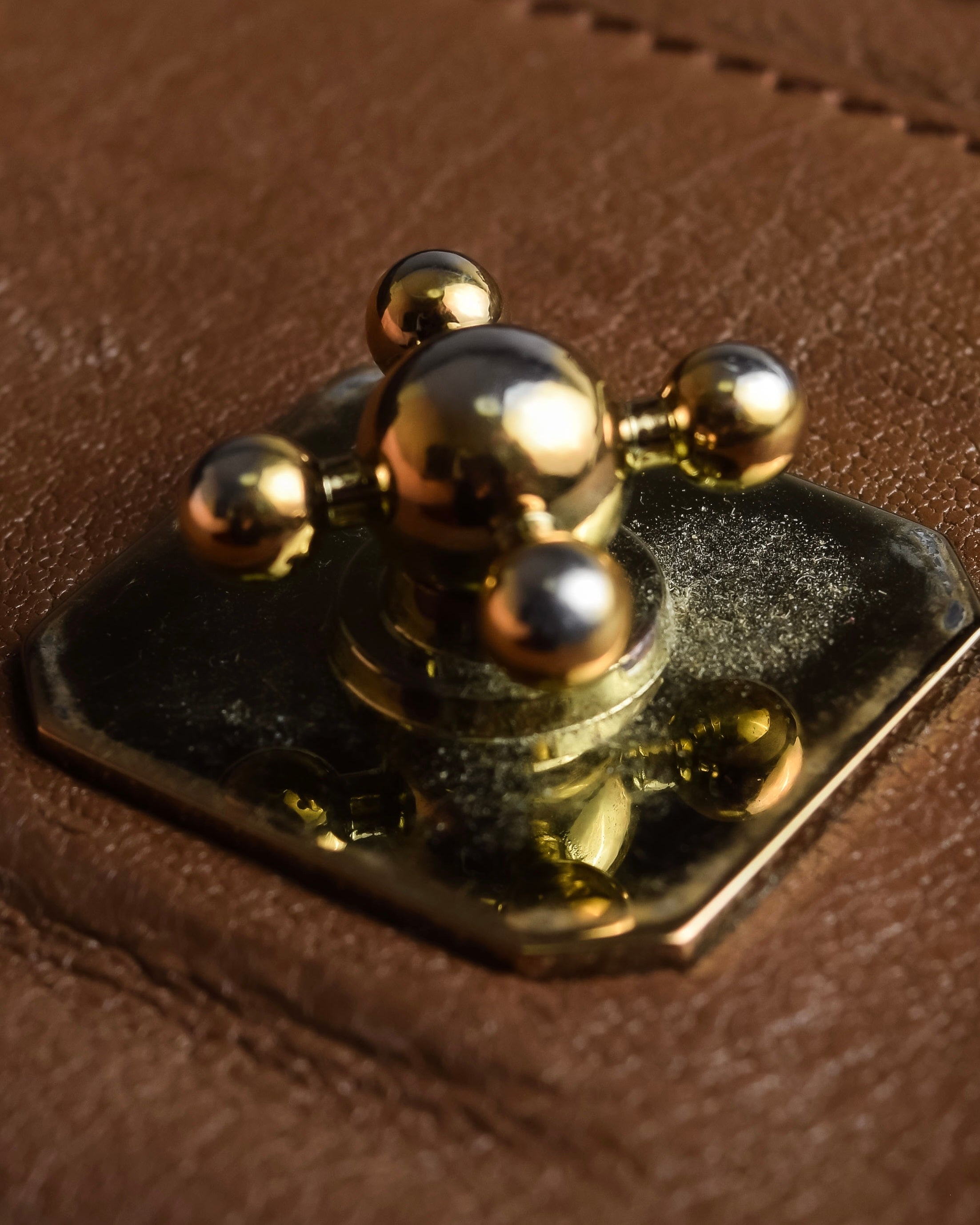 "Chloe" Fleur motif design leather long wallet