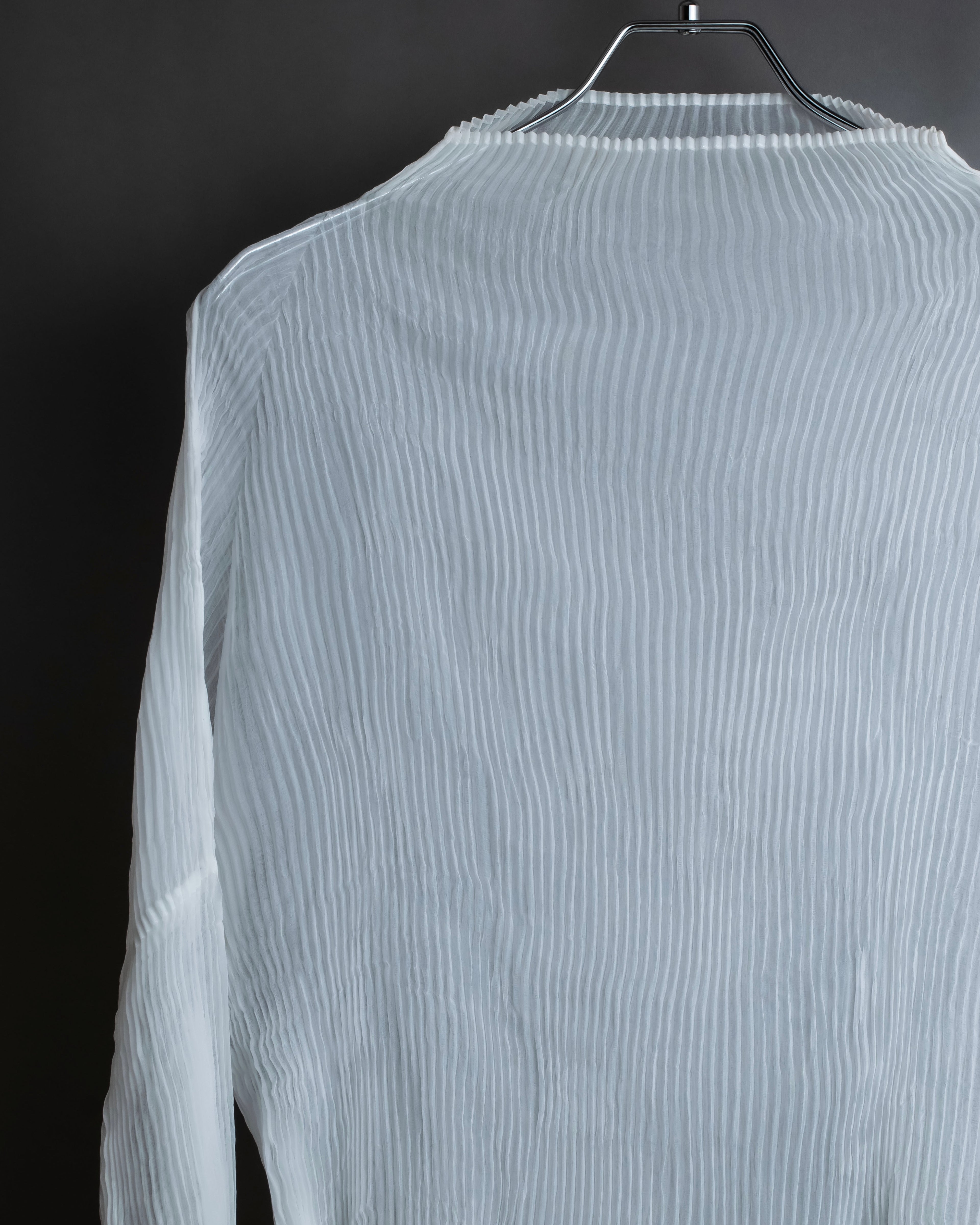 "ISSEY MIYAKE" High neck pleated sheer pullover