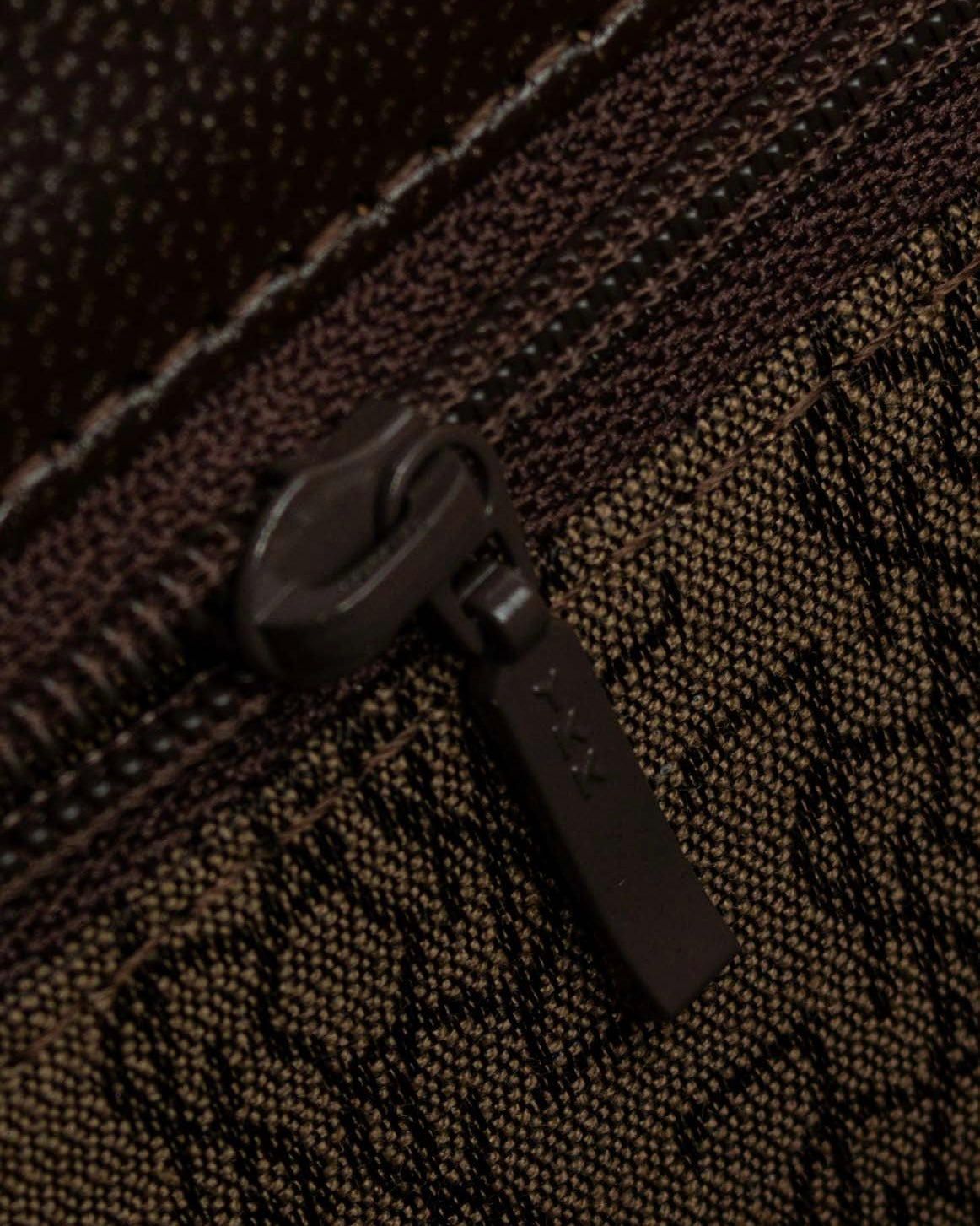 "YVES SAINT LAURENT" Flap design lizard embossed leather hand bag