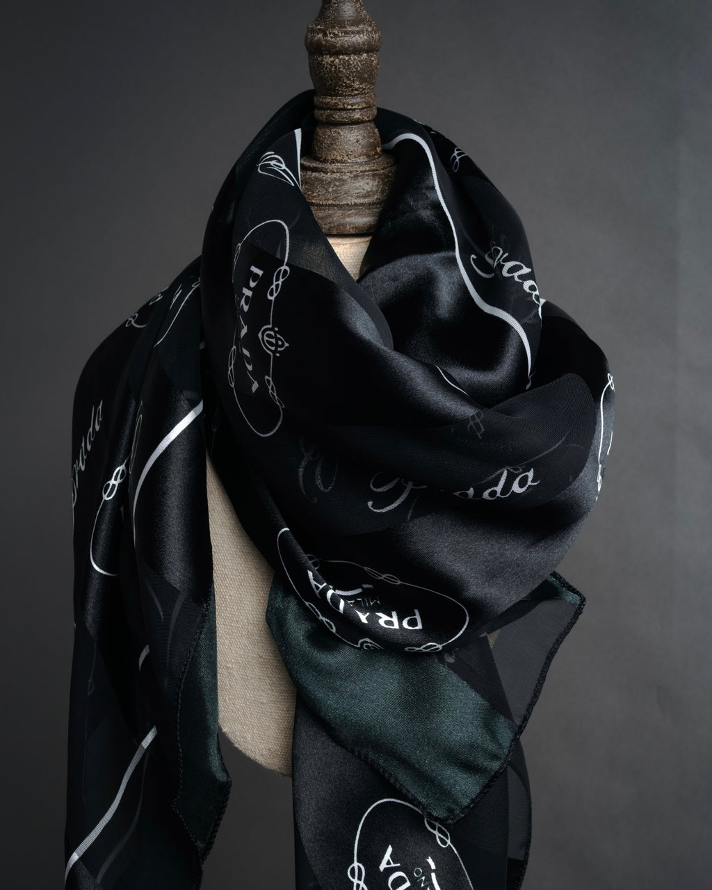 “PRADA” 2000’s Logo large scarf