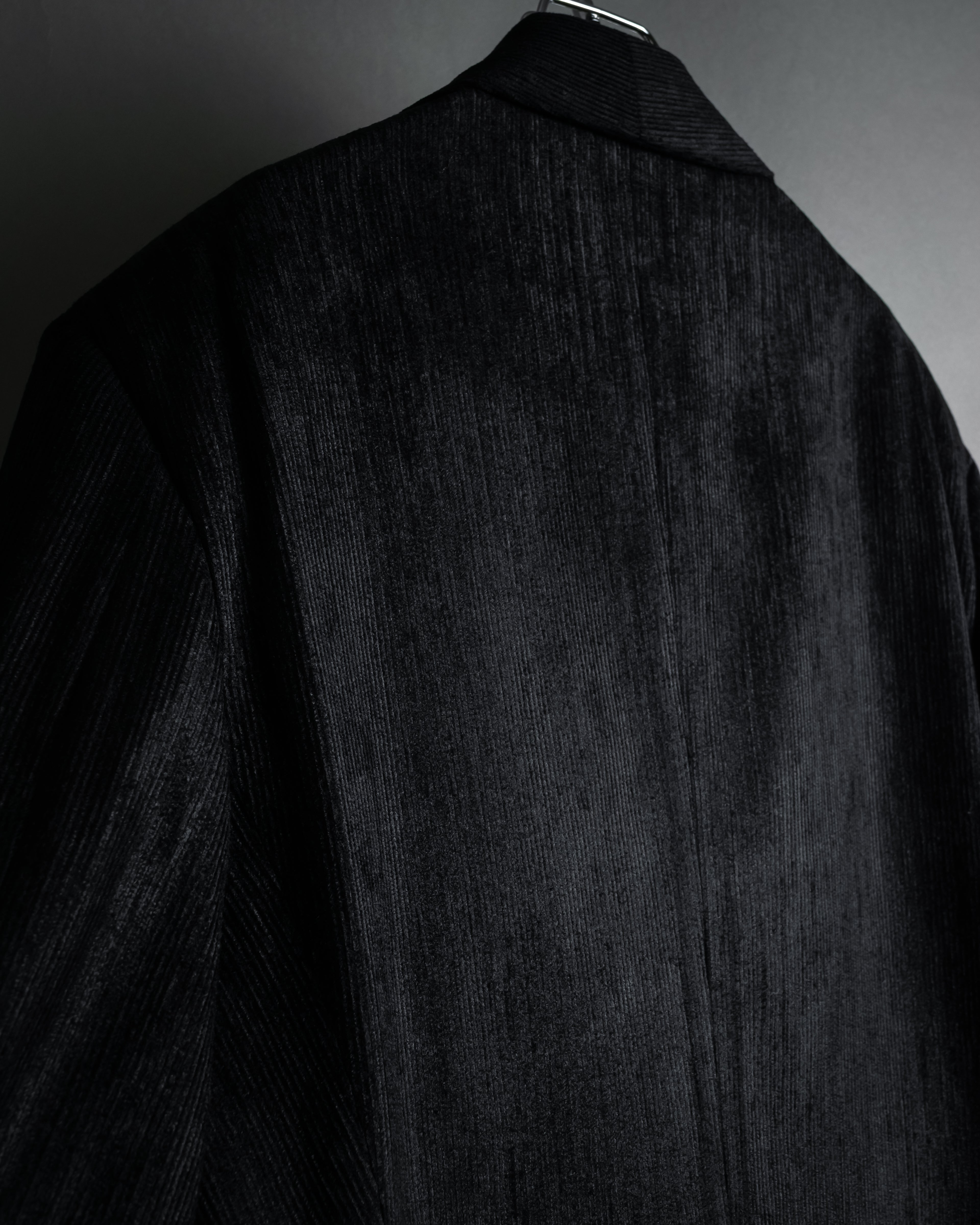 “Gianni Versace” 80’s-90’s Shadowed-texture tailored jacket