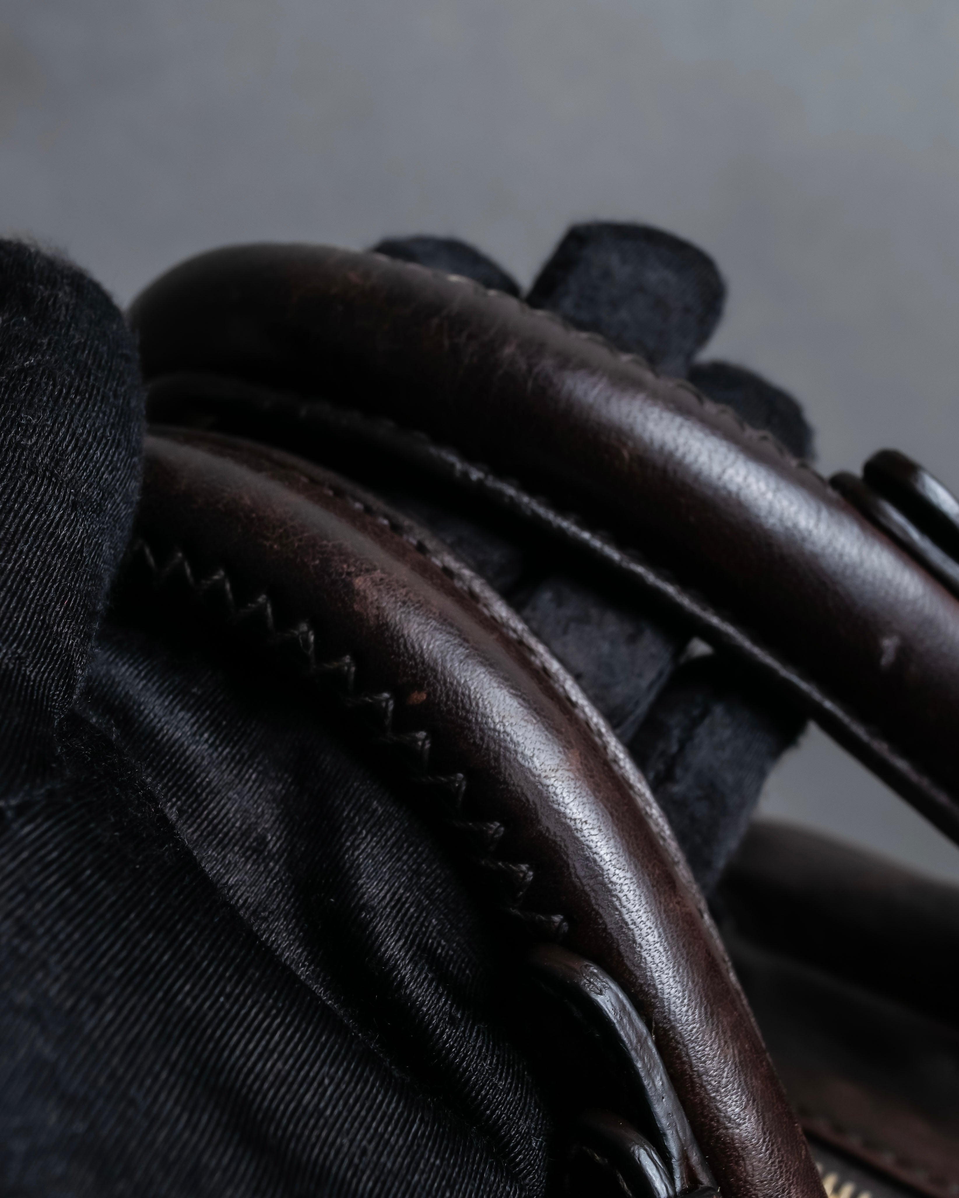 "MIU MIU" Tuck pleat design leather hand bag