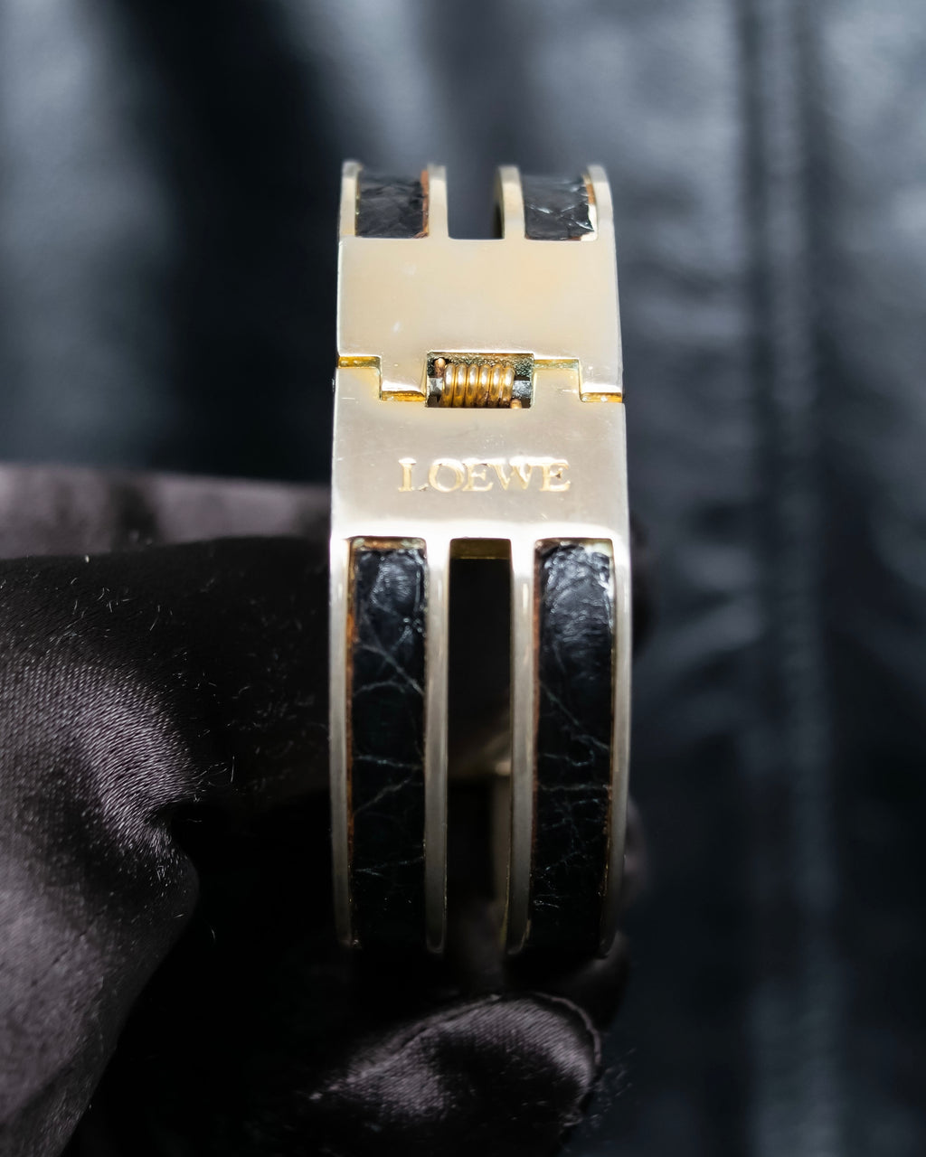 “LOEWE” Double circle stone designed gold bangle