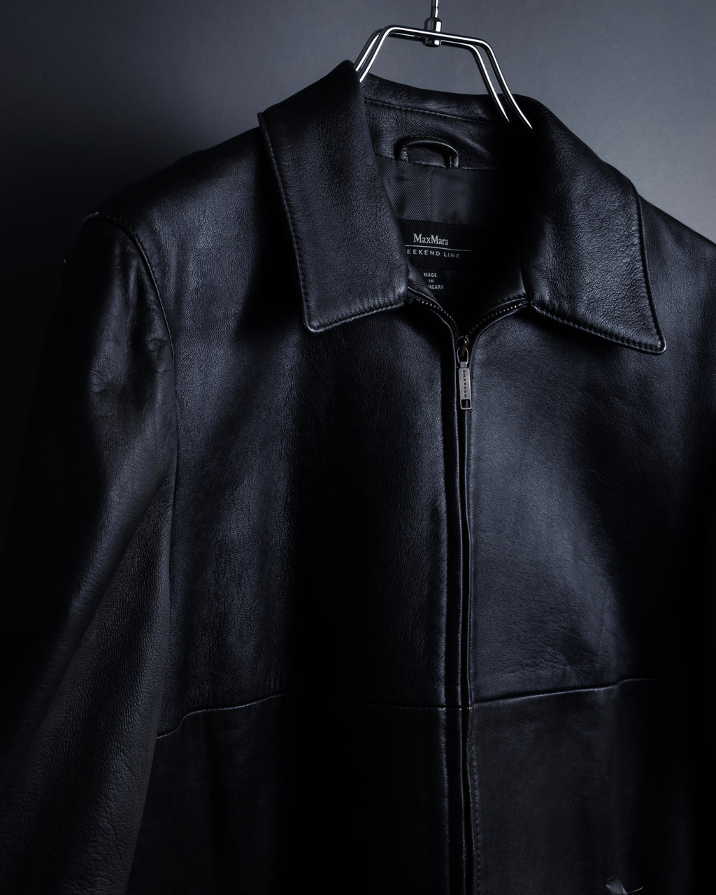 "Weekend Max Mara" Minimalist design center zip-up leather jacket