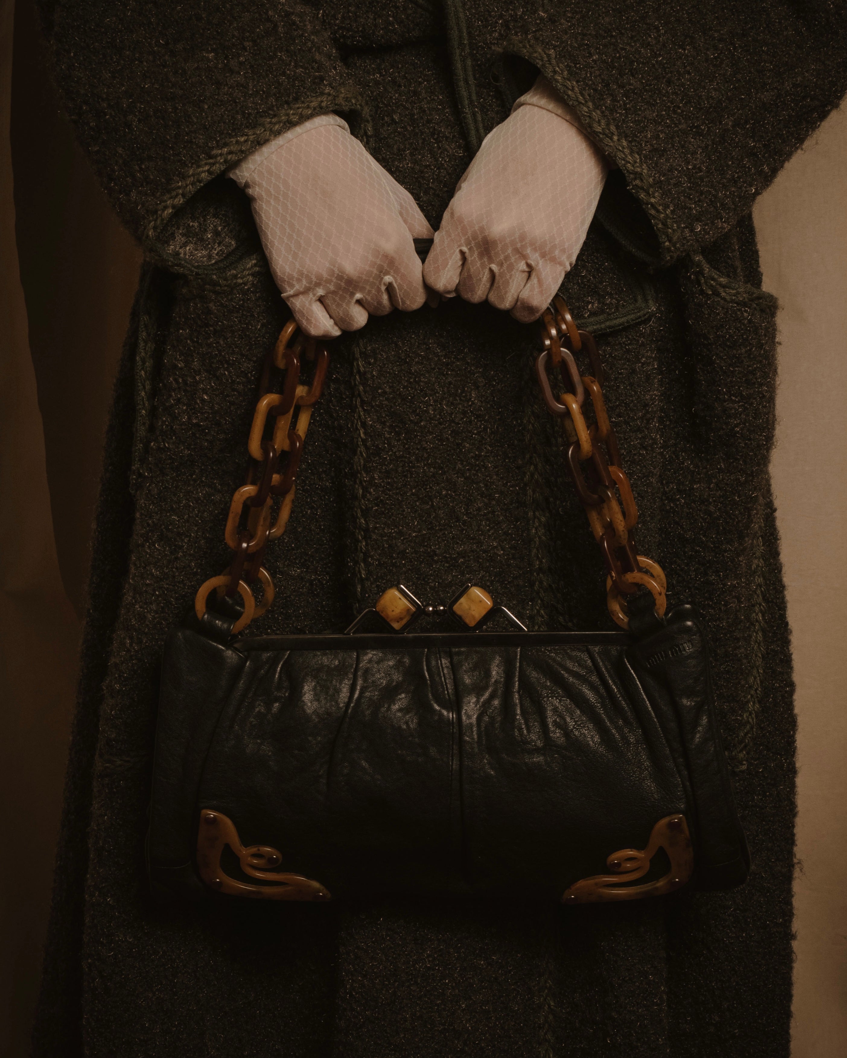 –SPECIAL– "MIU MIU"
Early 2000s bakelite effect chain frame bag