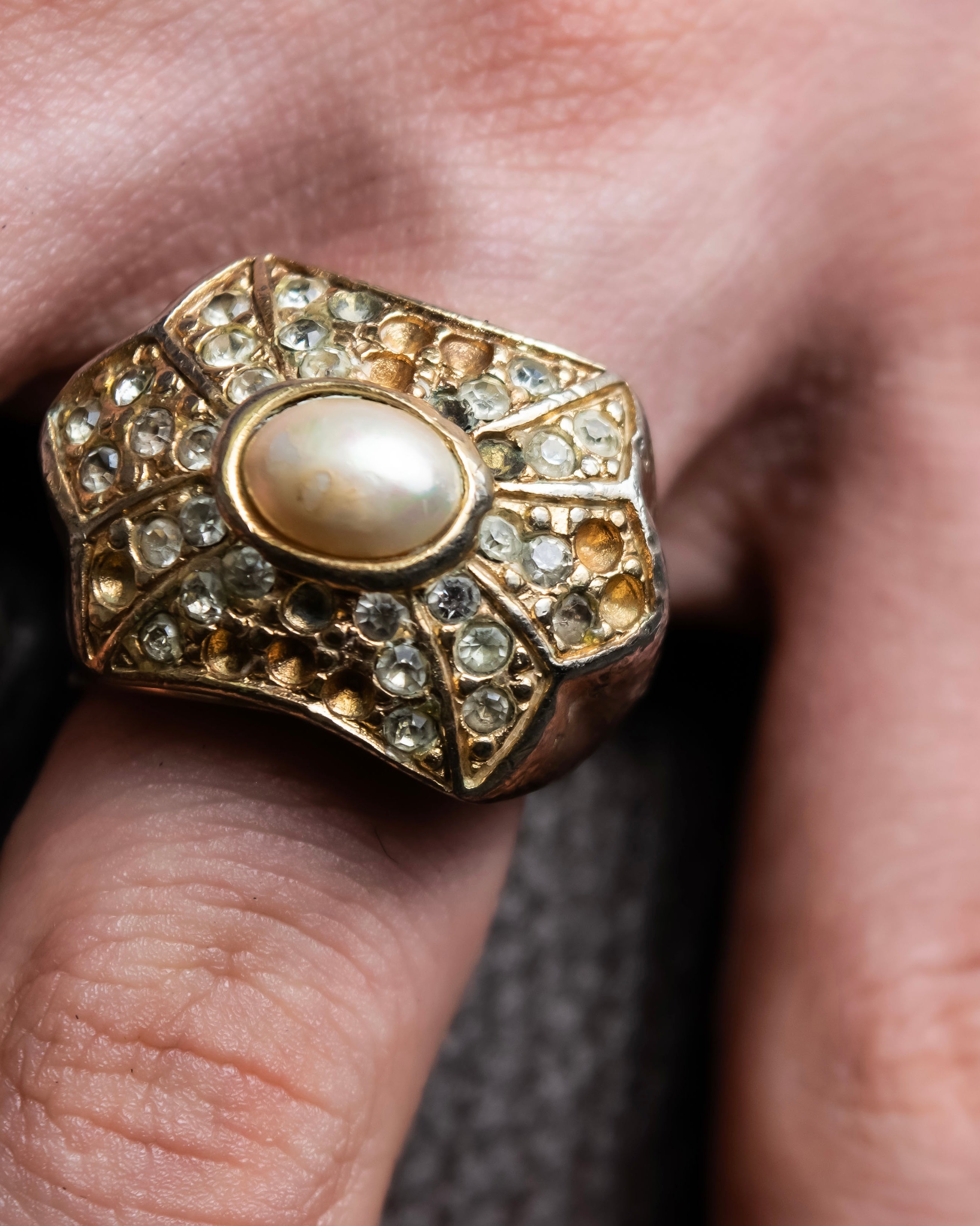 “Dior” Star-shaped pearl gold ring