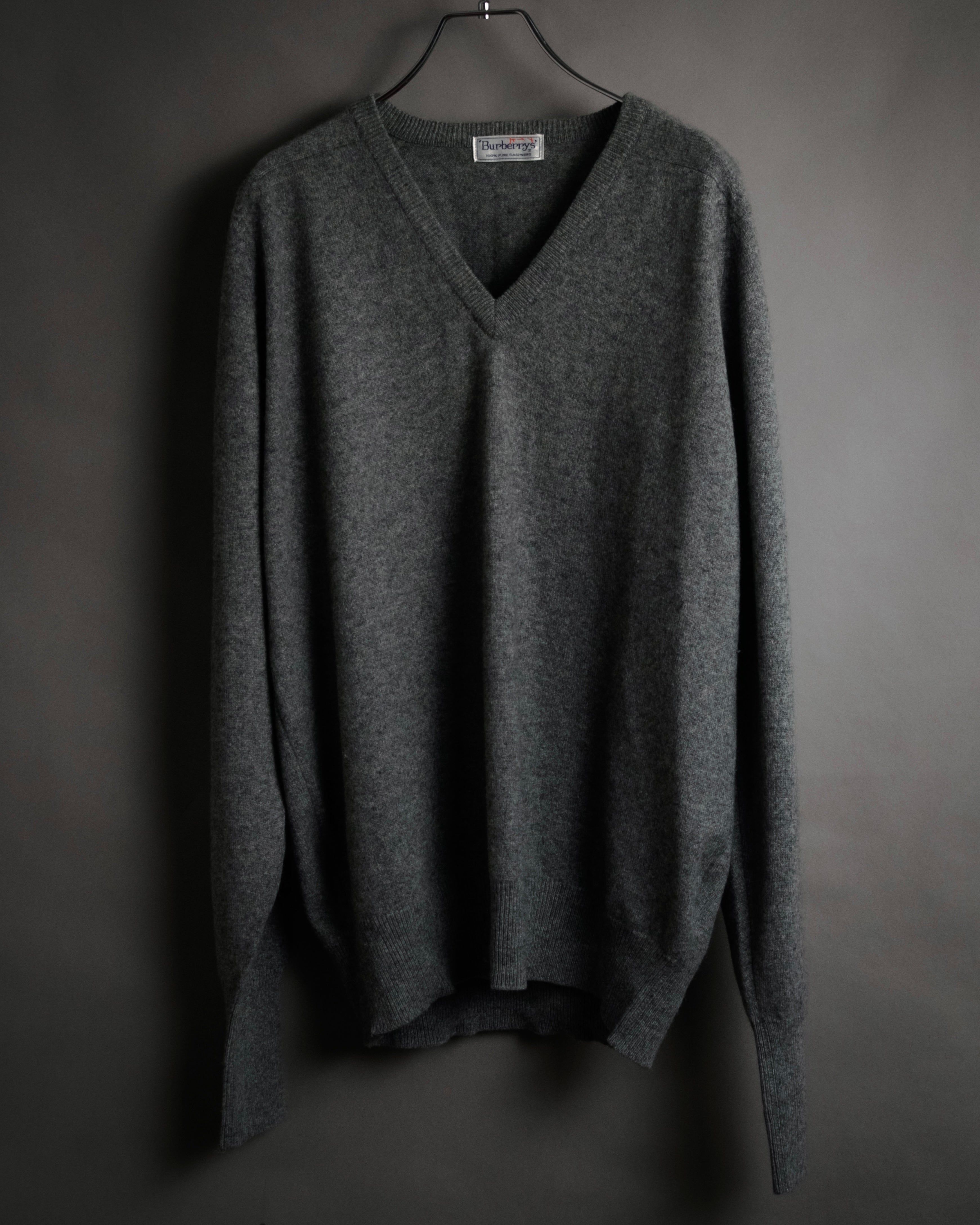 “Burberrys” 90’s pure cashmere v-neck knit sweater