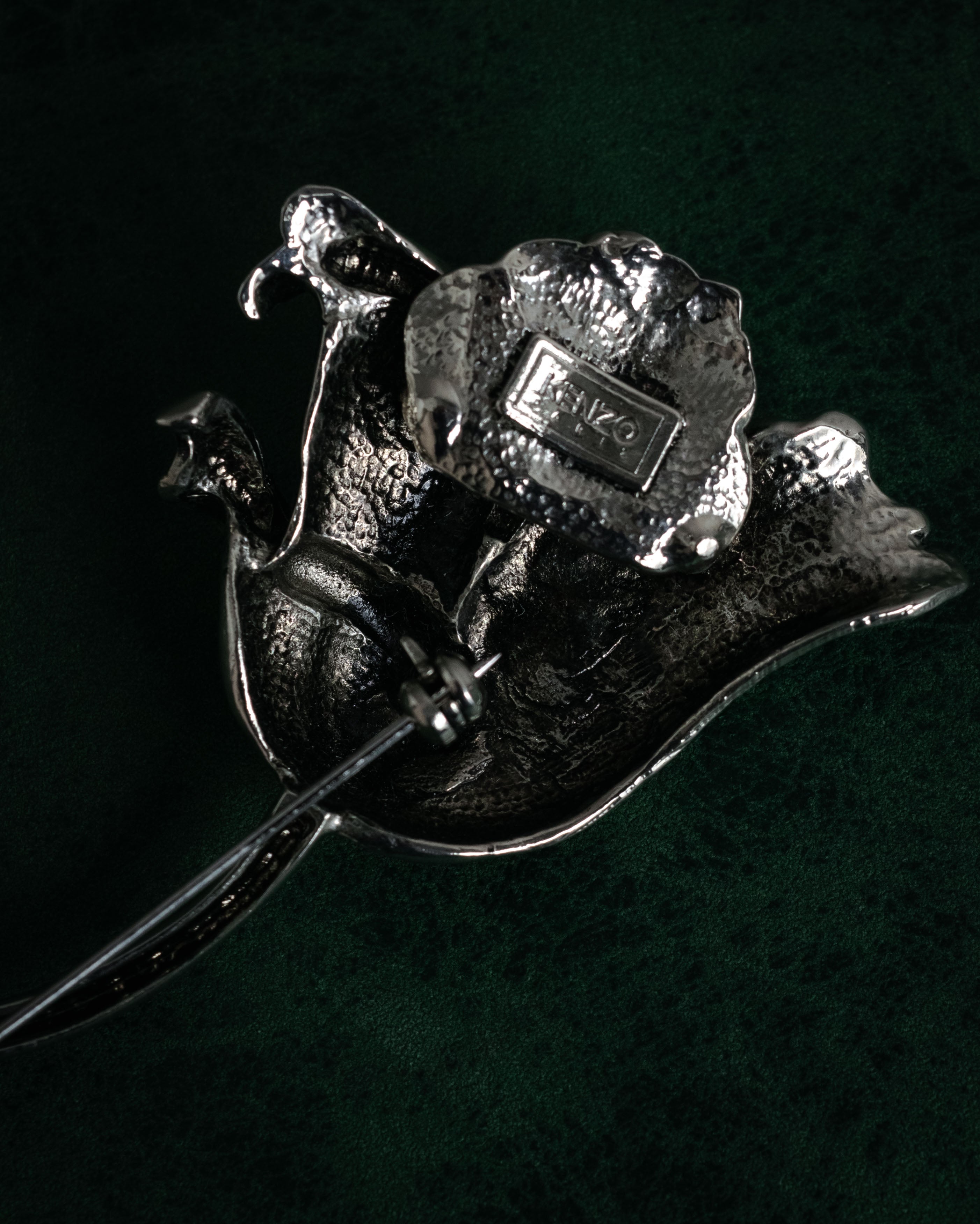 “KENZO” 90’s-00’s Botanical flower motif long brooch