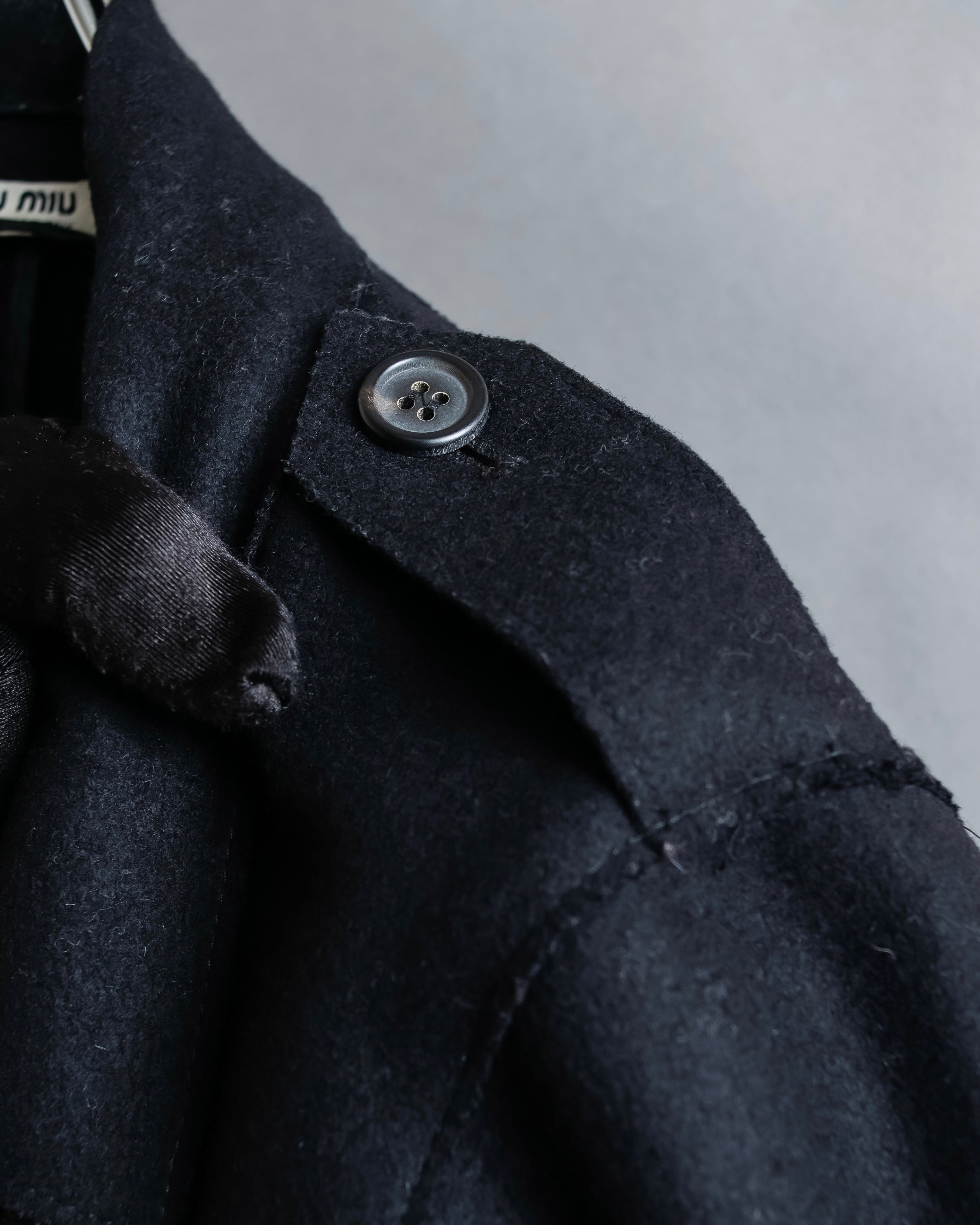 "MIU MIU" Crest brooch design belted trench coat