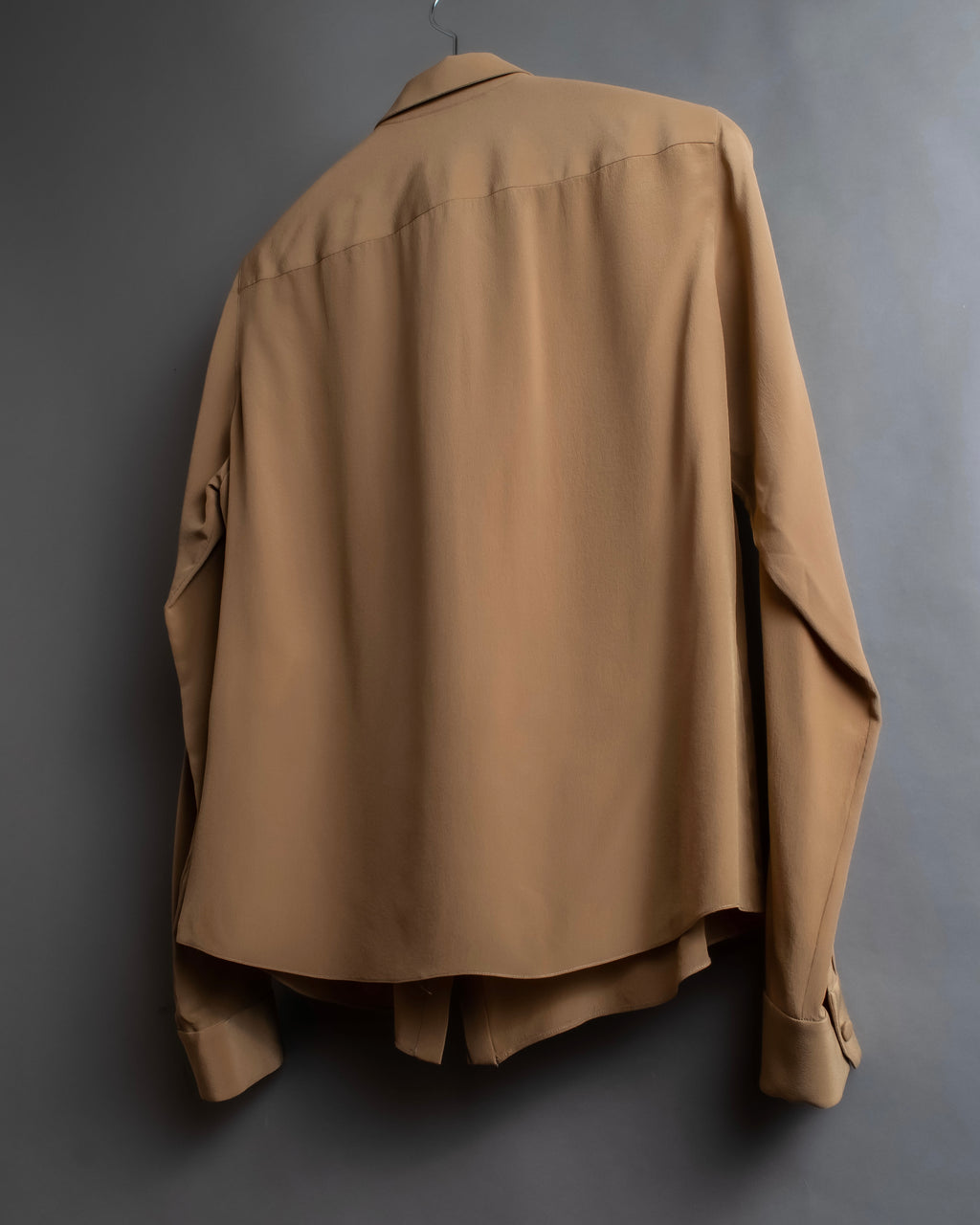 "AQUILAND RIMONDI" 100% silk bowtie design fly front shirt