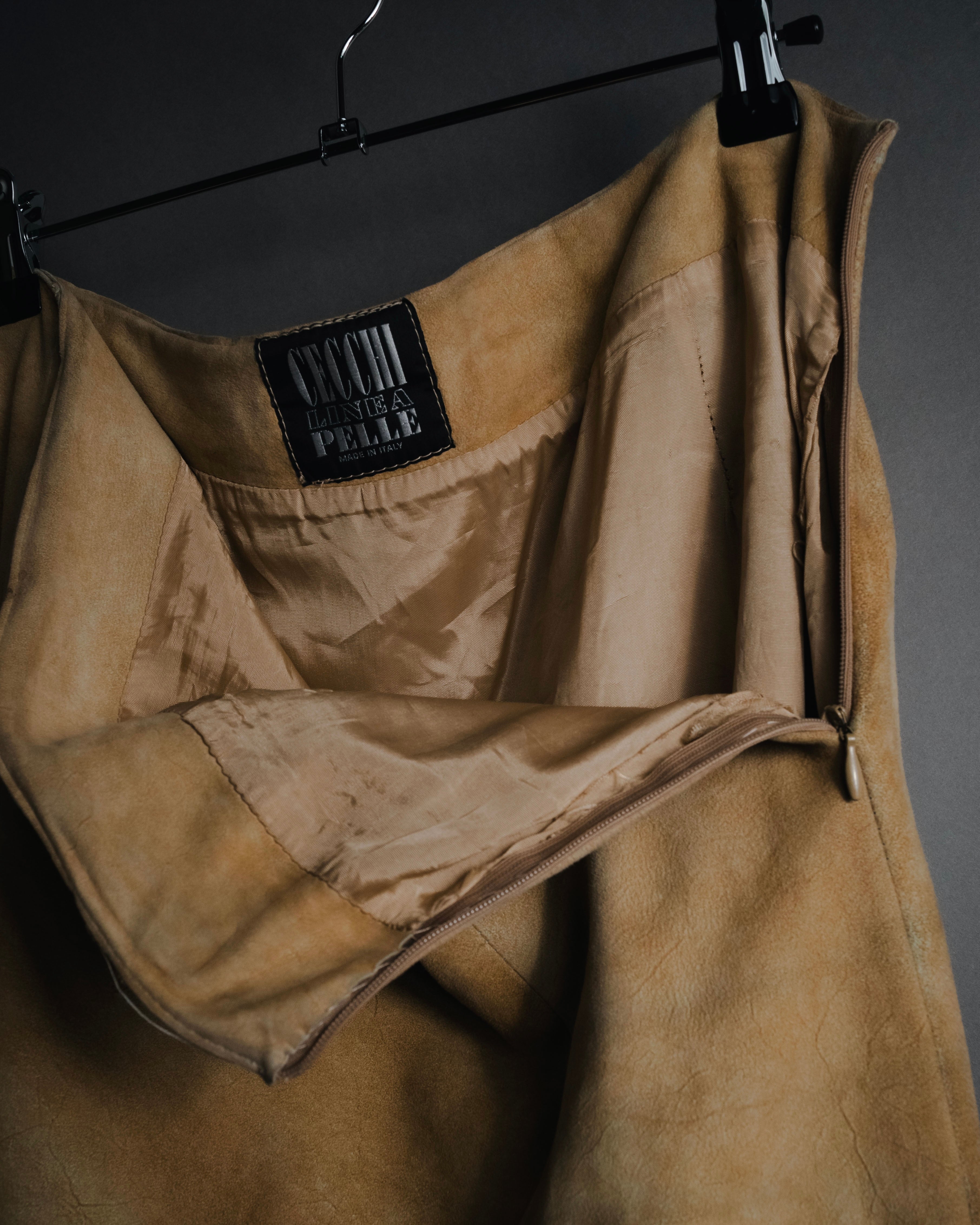 "CECCHI LINEA PELLE" 90’s Suede leather floral cutwork hem skirt