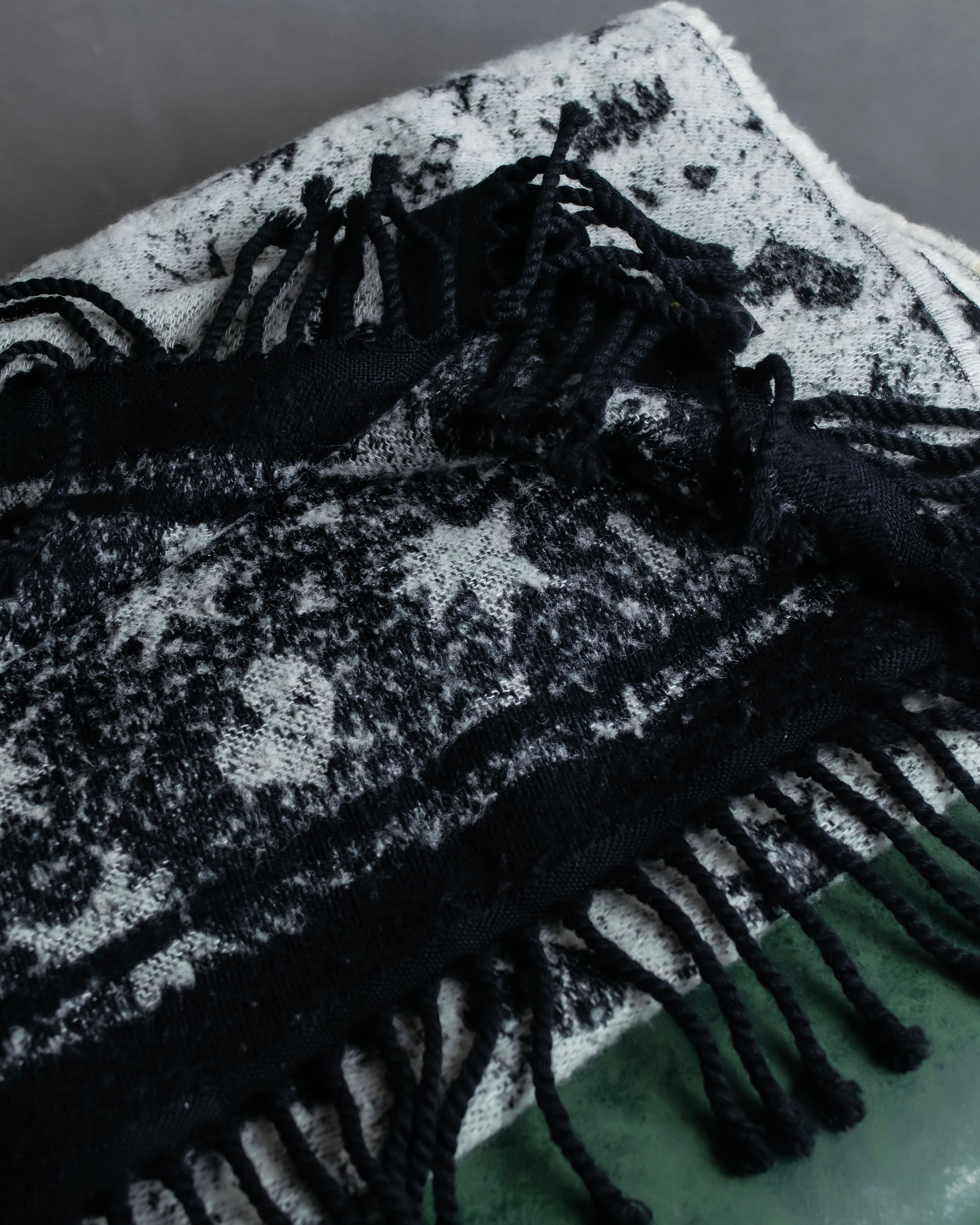 "Vivienne Westwood" Logo random motif pattern fringe muffler