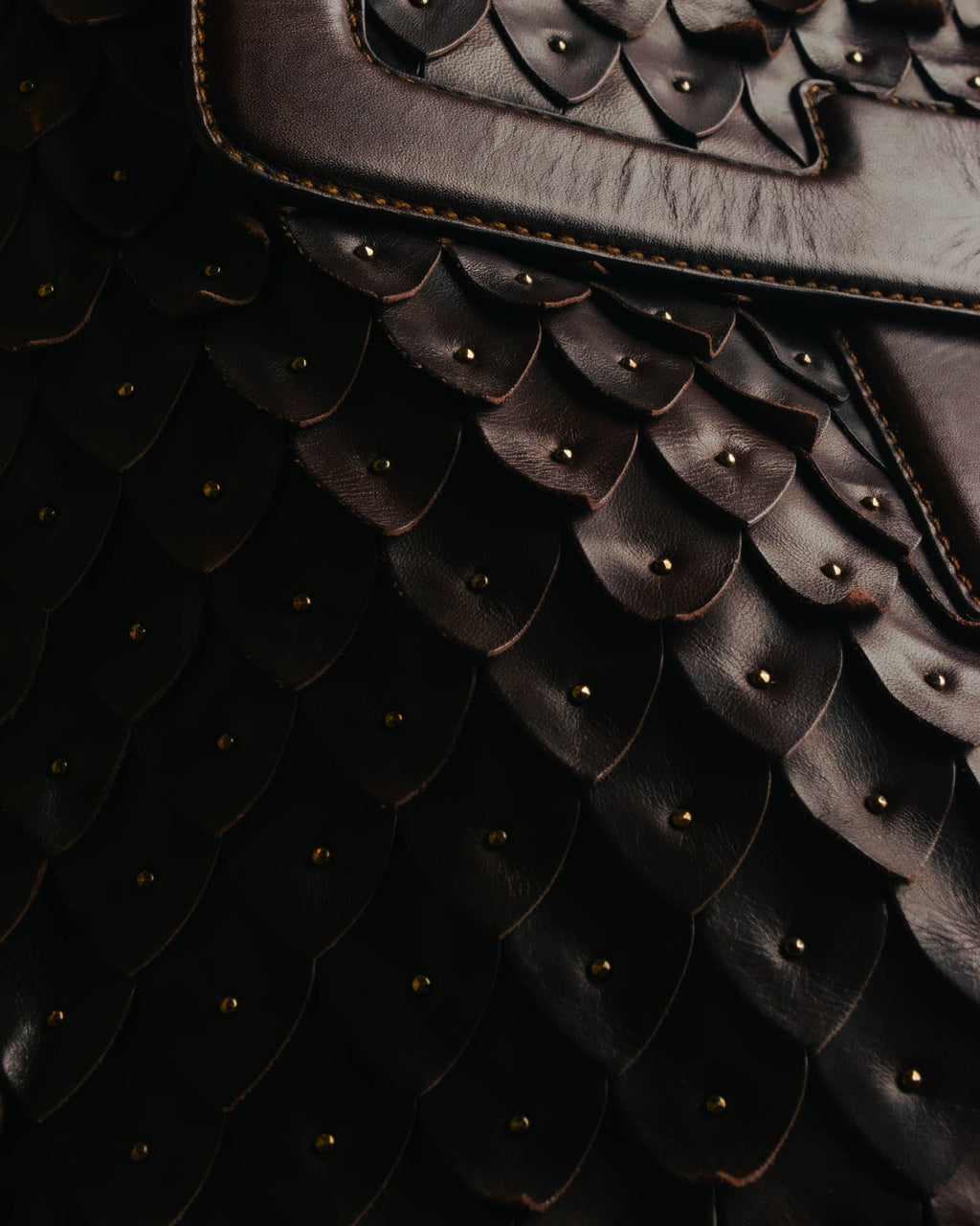 -SPECIAL- “Salvatore Ferragamo” 00’s-10’s Leather scale appliqué gancini shoulder bag
