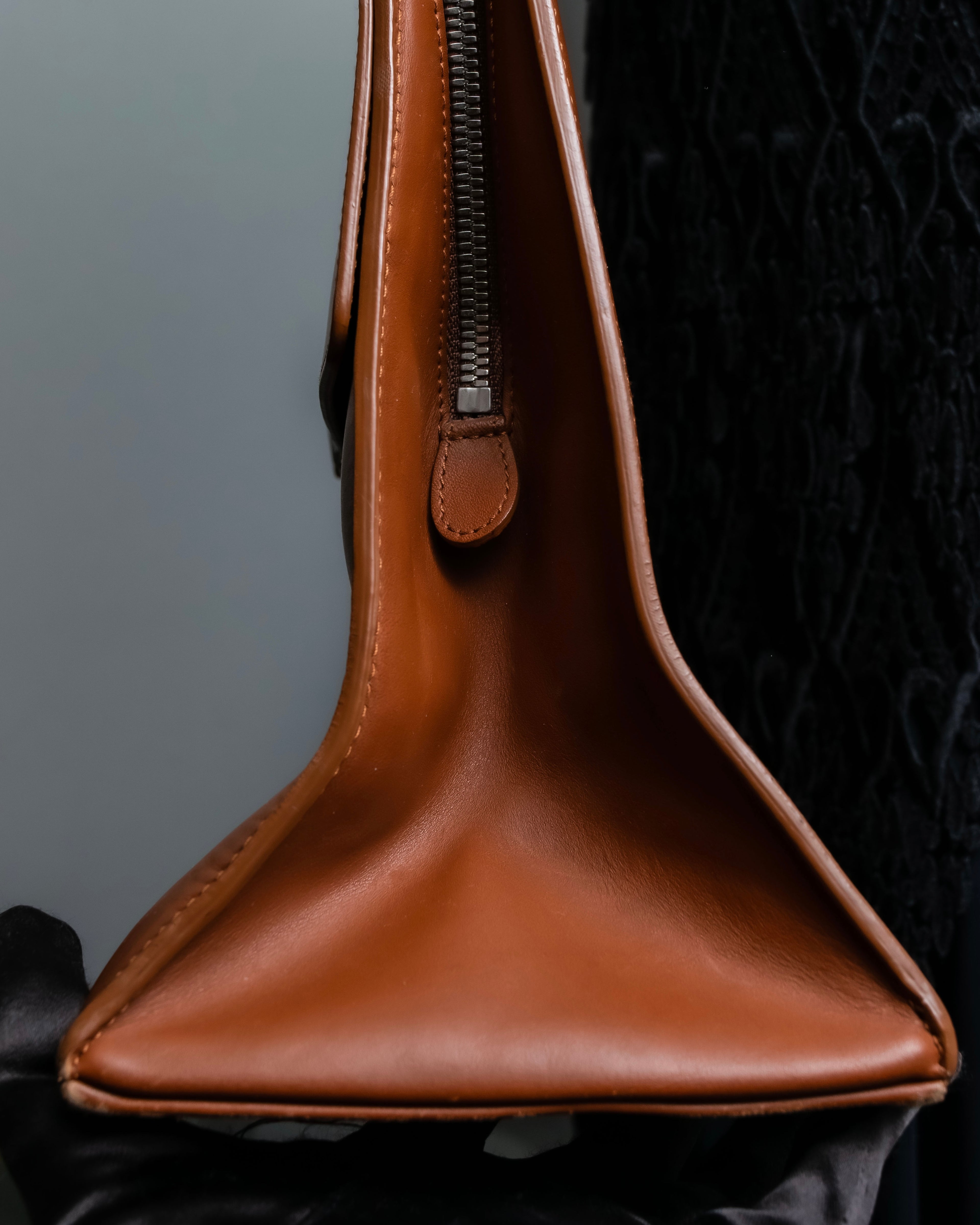 “BALENCIAGA” Le Dix 2 way hand bag