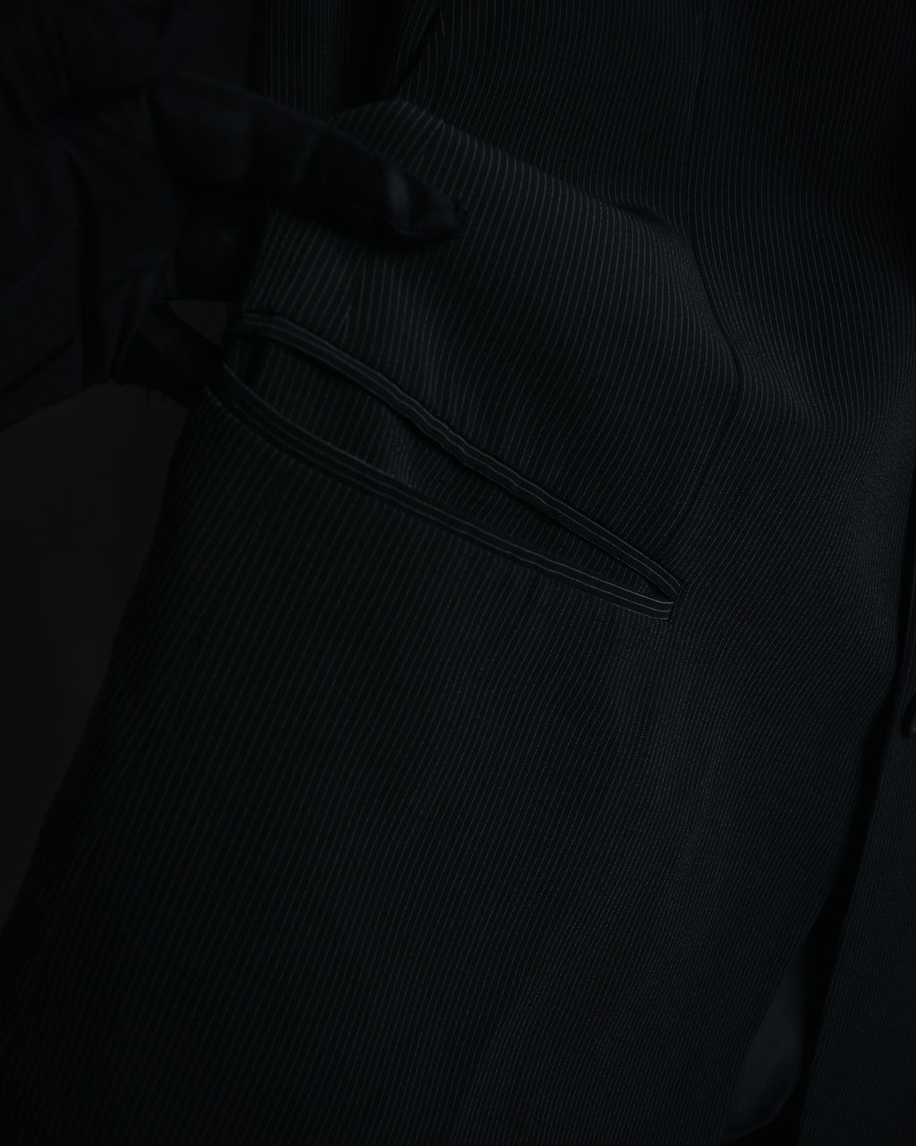 "GIORGIO ARMANI" 08’s-09’s Sharp pinstripe wool two button suit set