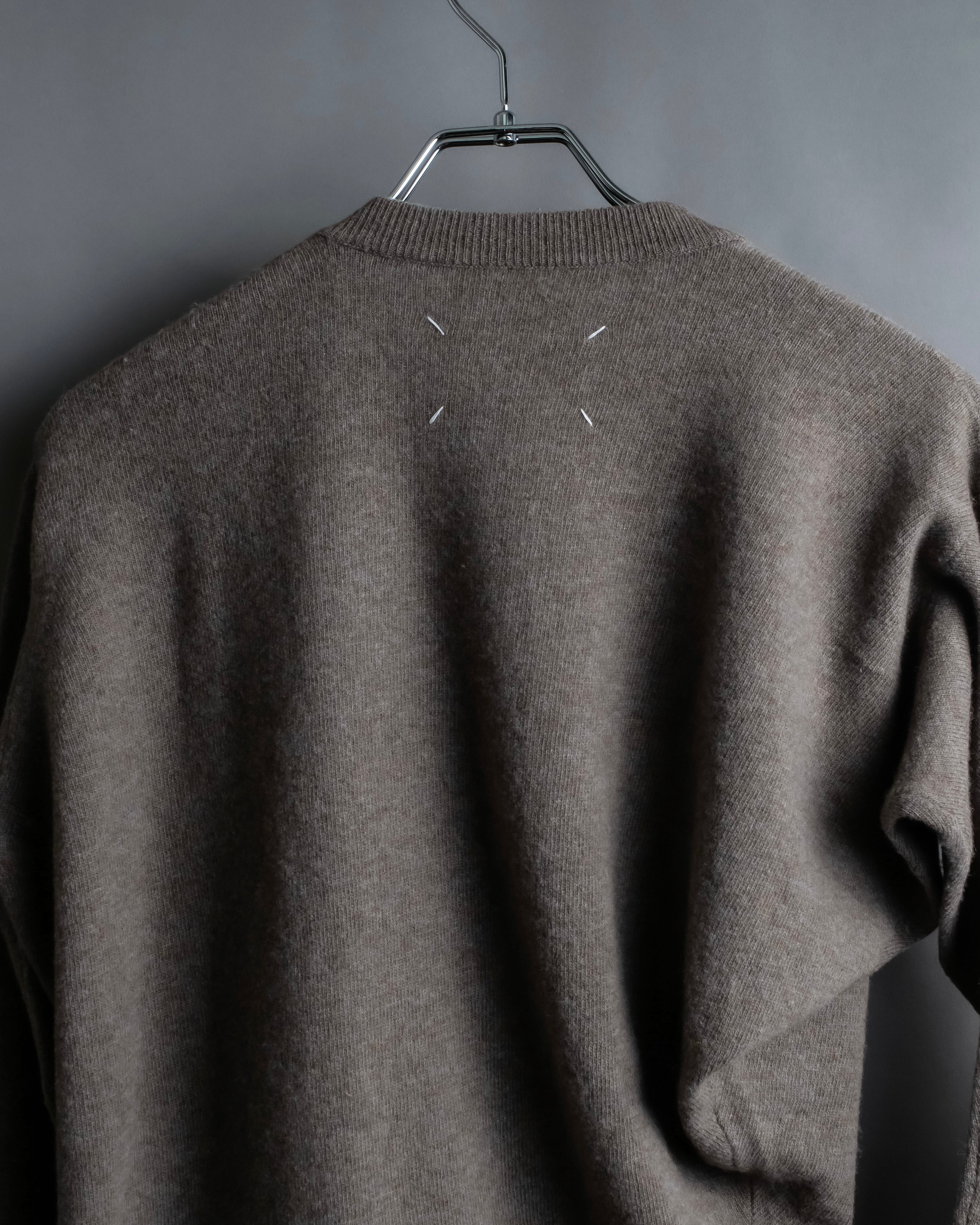 "MAISON MARGIELA 2005's AW " Twisted detail V-neck knit