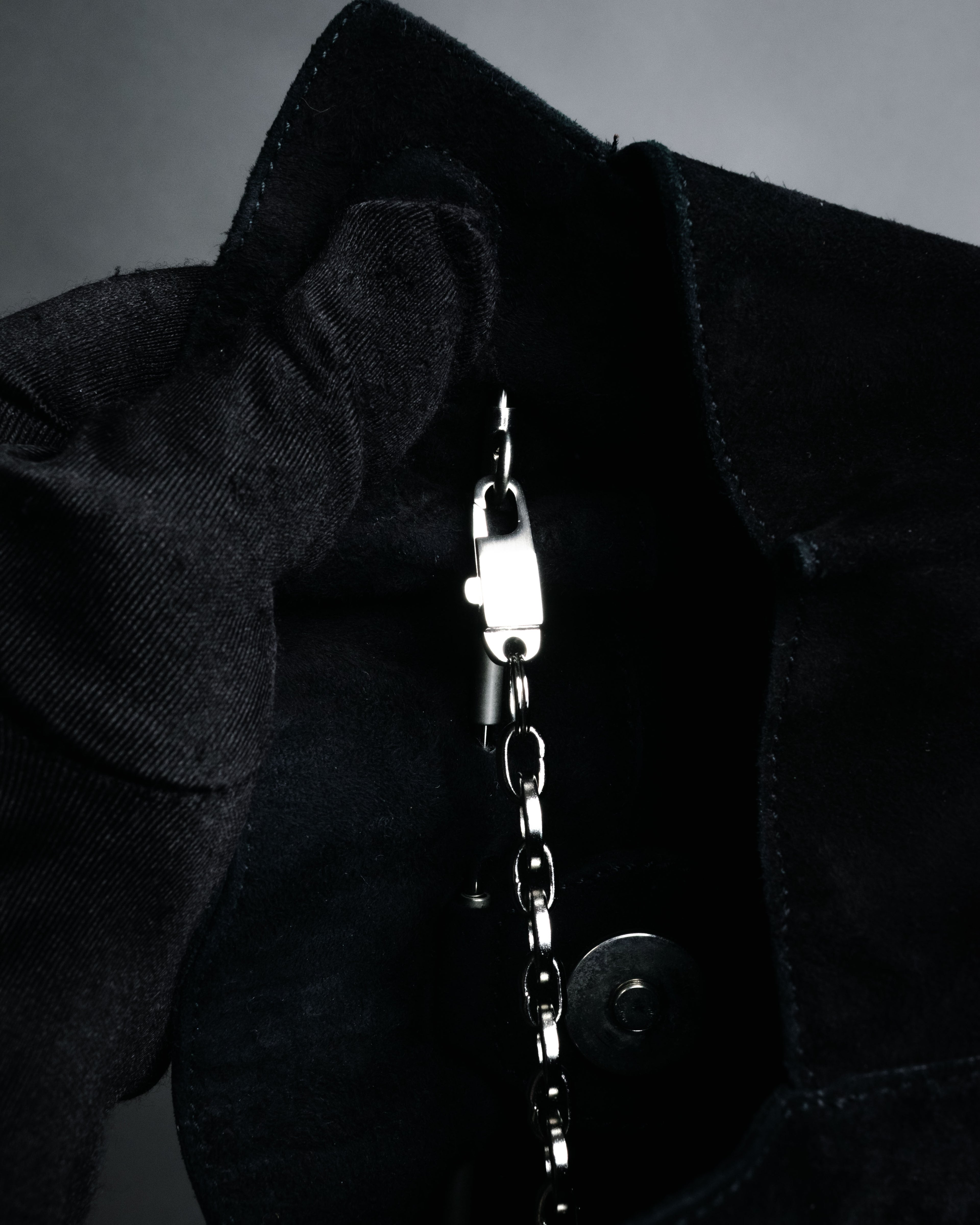 “Salvatore Ferragamo“ 90’s-00’s Suede gancini chain shoulder bag