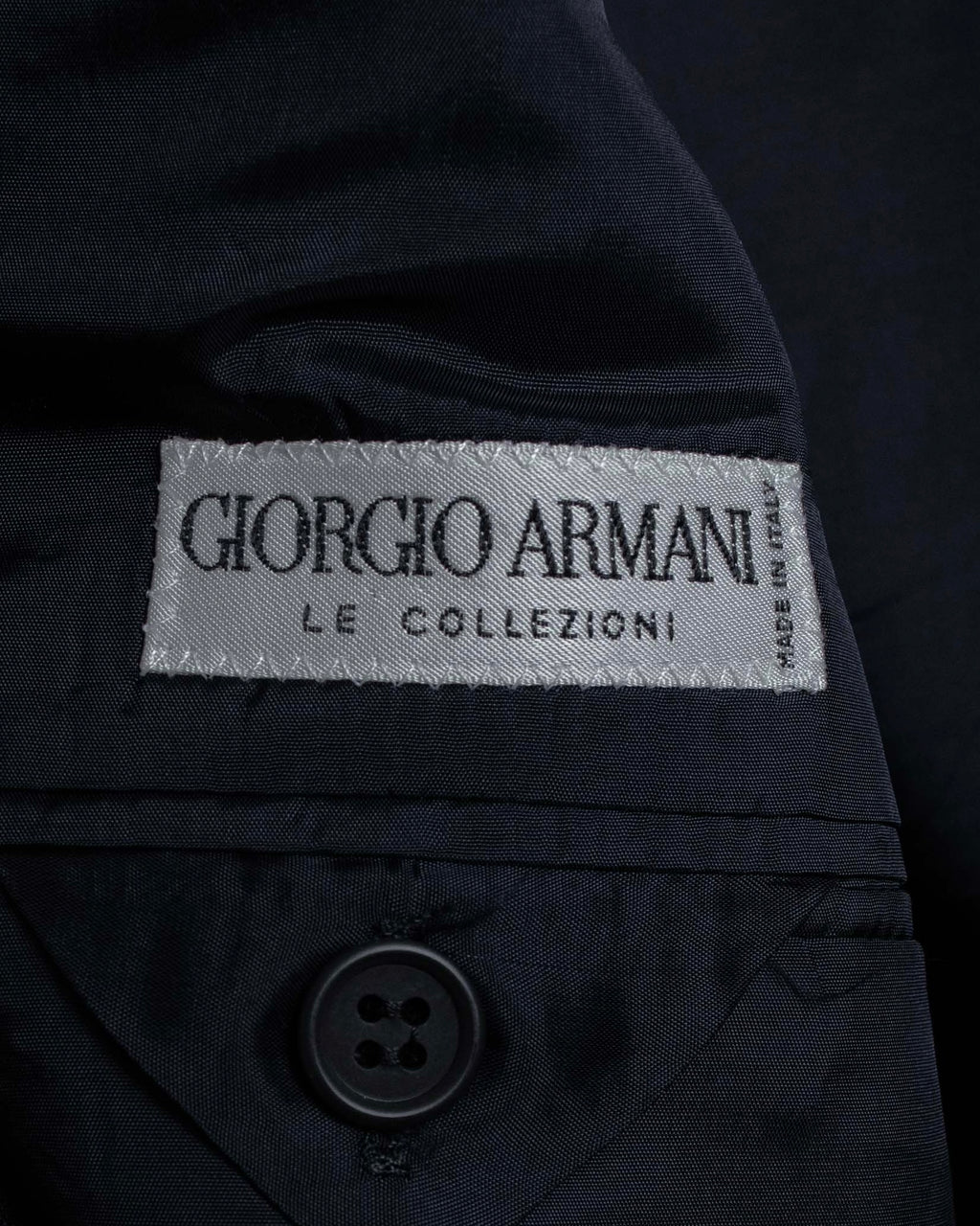 "GIORGIO ARMANI" LE COLLEZIONI line shadow stripe pattern set up