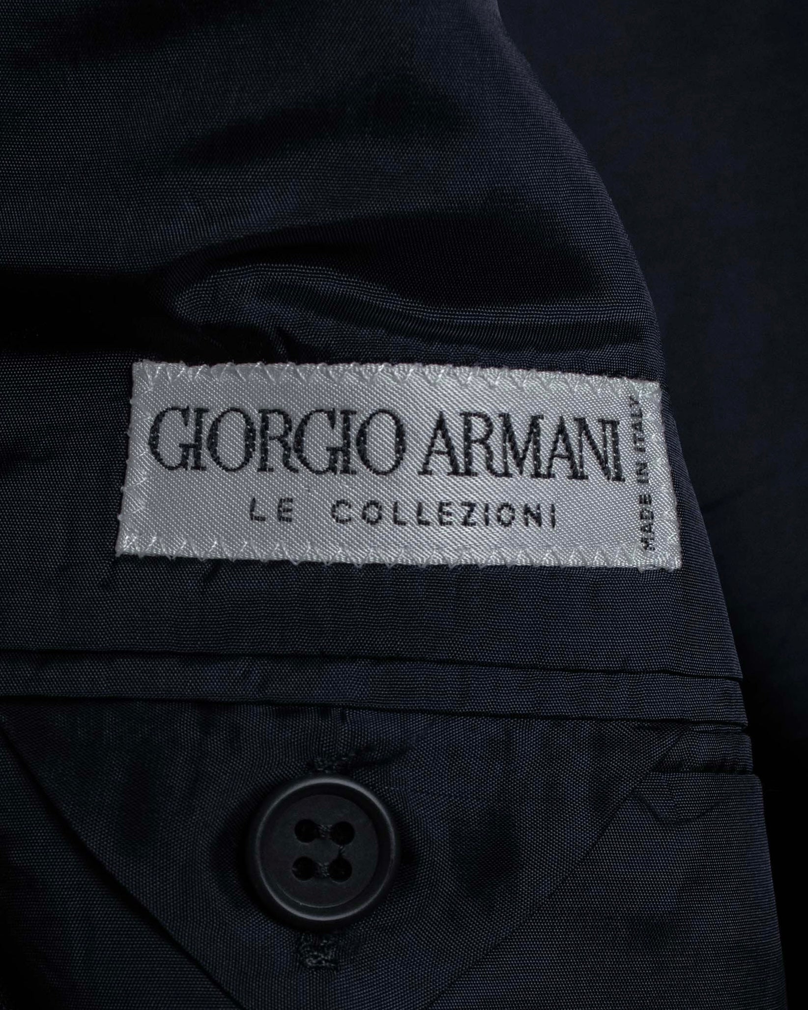 "GIORGIO ARMANI" LE COLLEZIONI line shadow stripe pattern set up