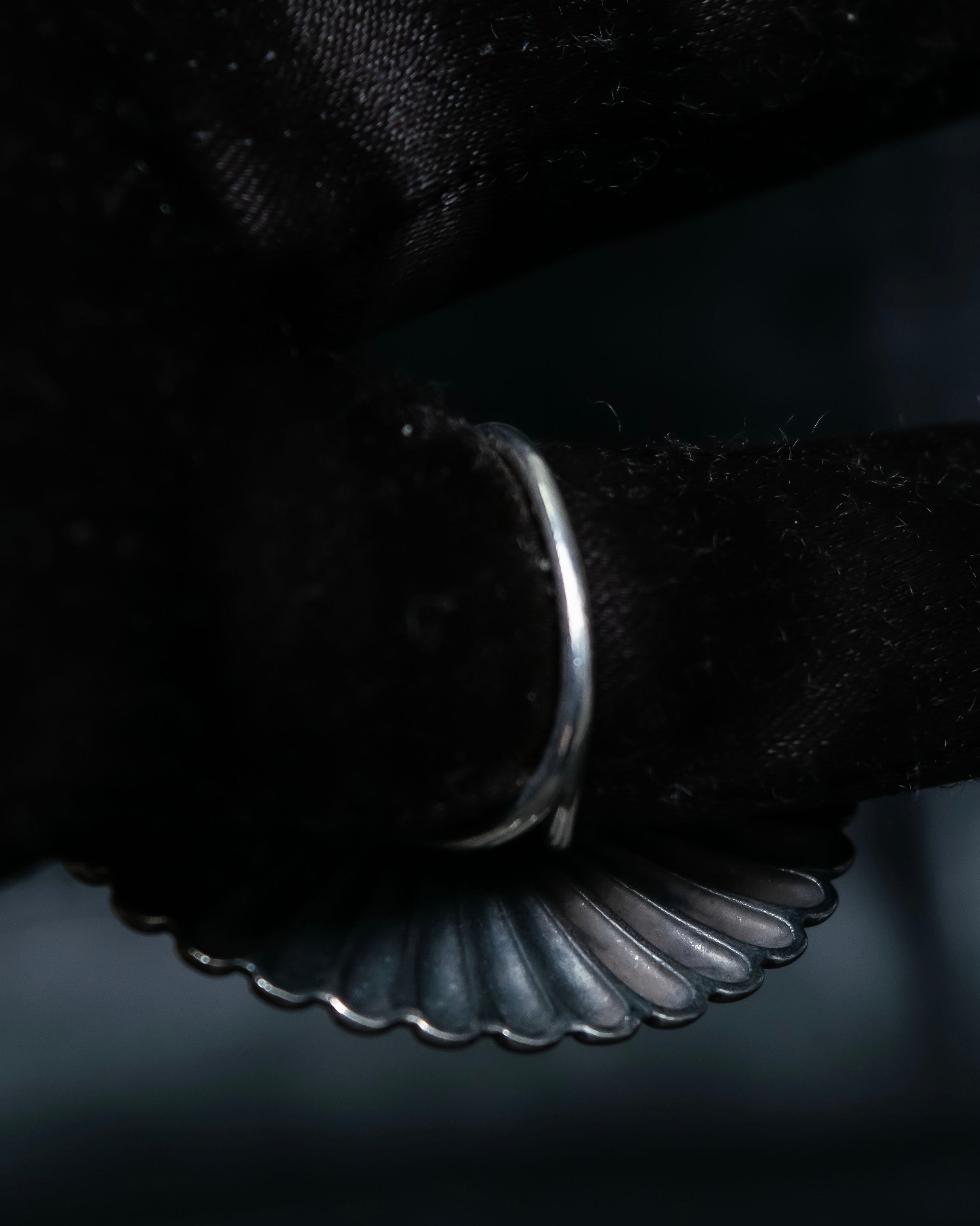 “Enasoluna” Flower motif marble stone silver ring