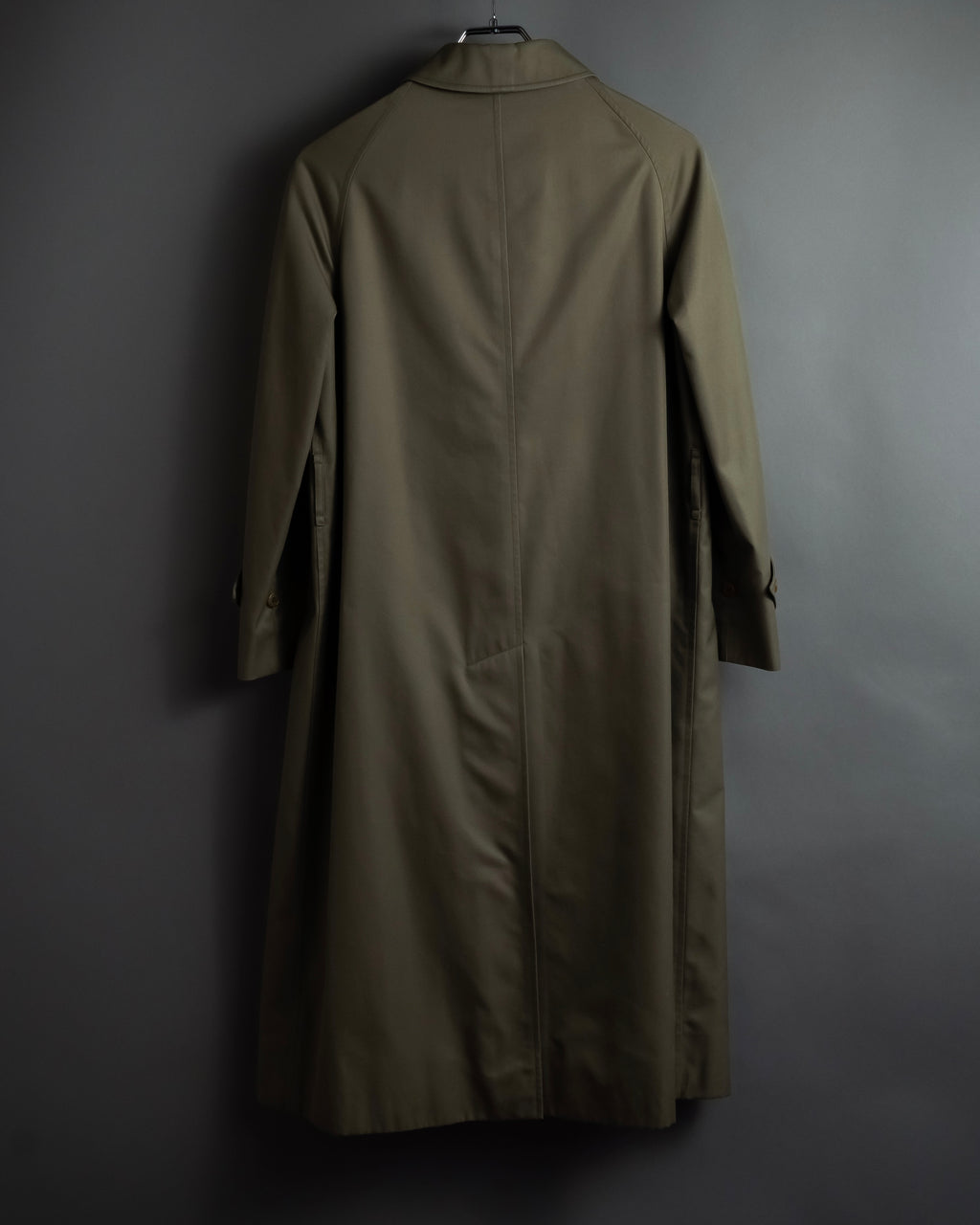 "BURBERRYS" Cape-attached design stand collar coat
