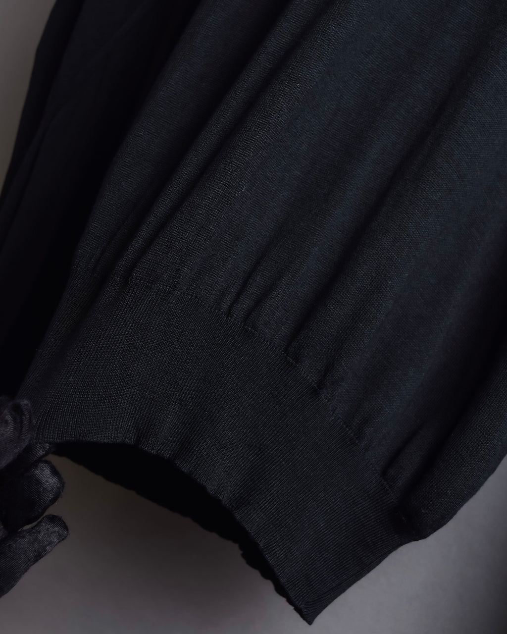 "MAISON MARGIELA" 15SS V-line panel design lightweight knit