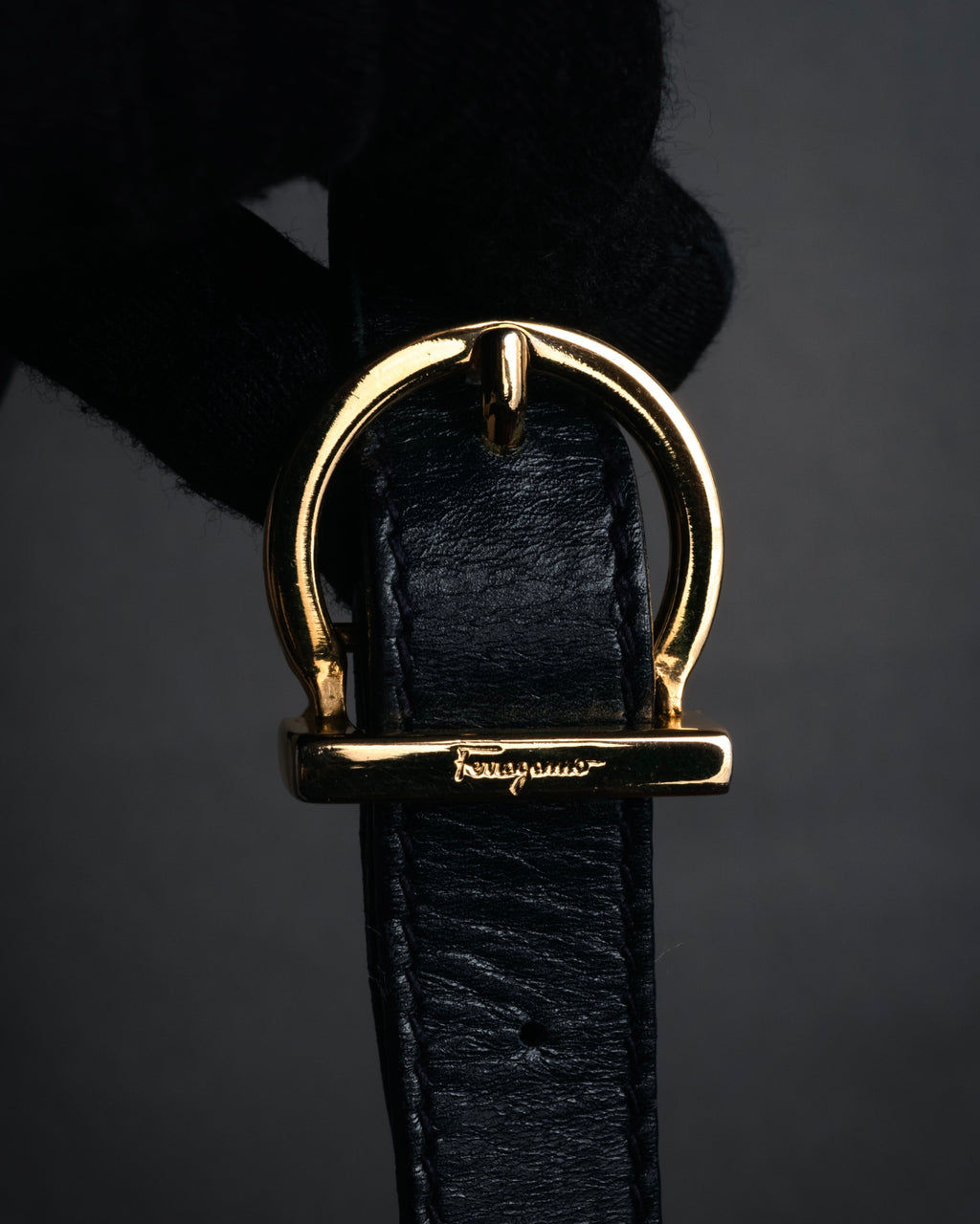 “Salvatore Ferragamo” 90’s Vara ribbon box calf shoulder bag