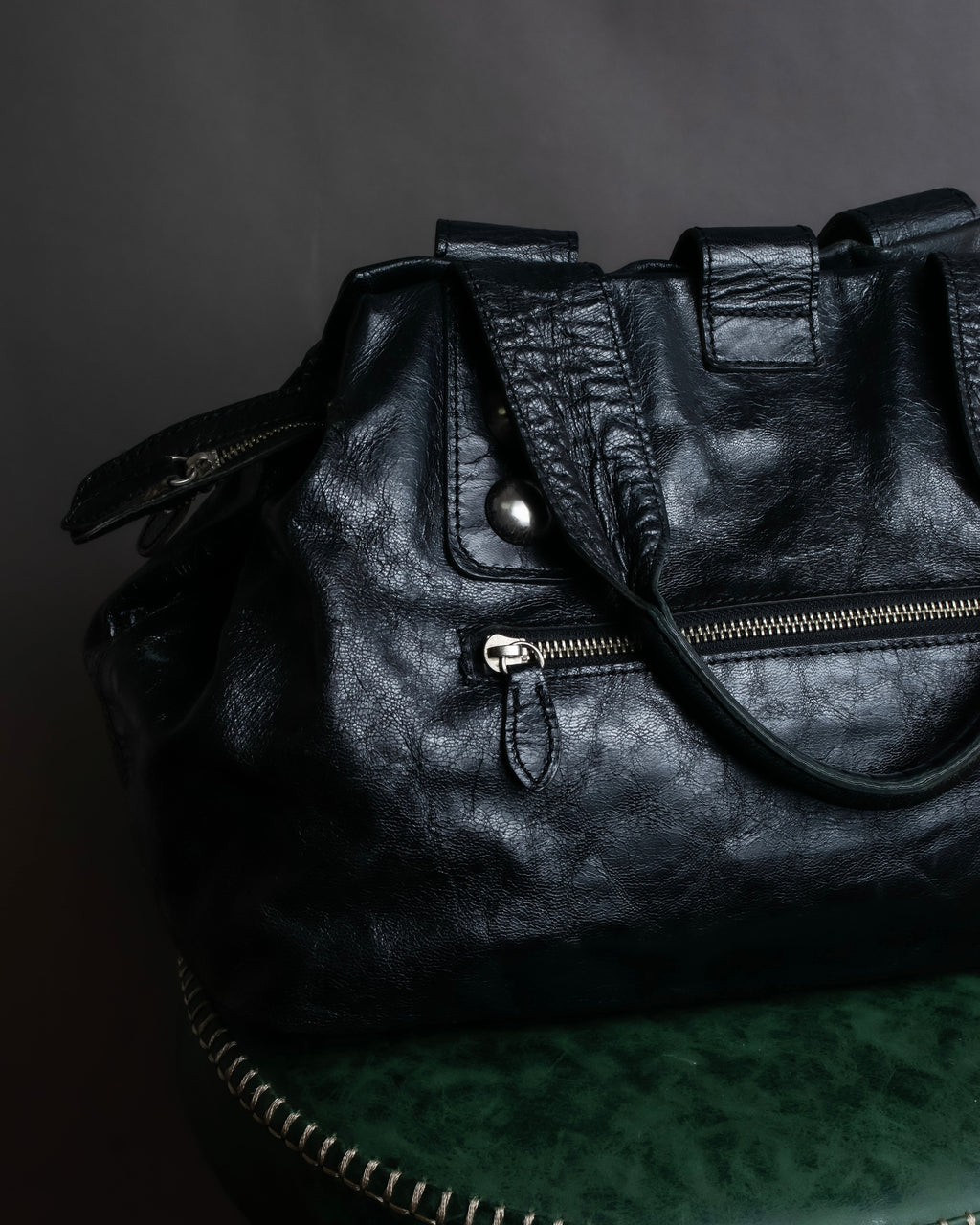 "tricot COMME des GARCONS" 
Flap pocket metal parts design leather hand bag