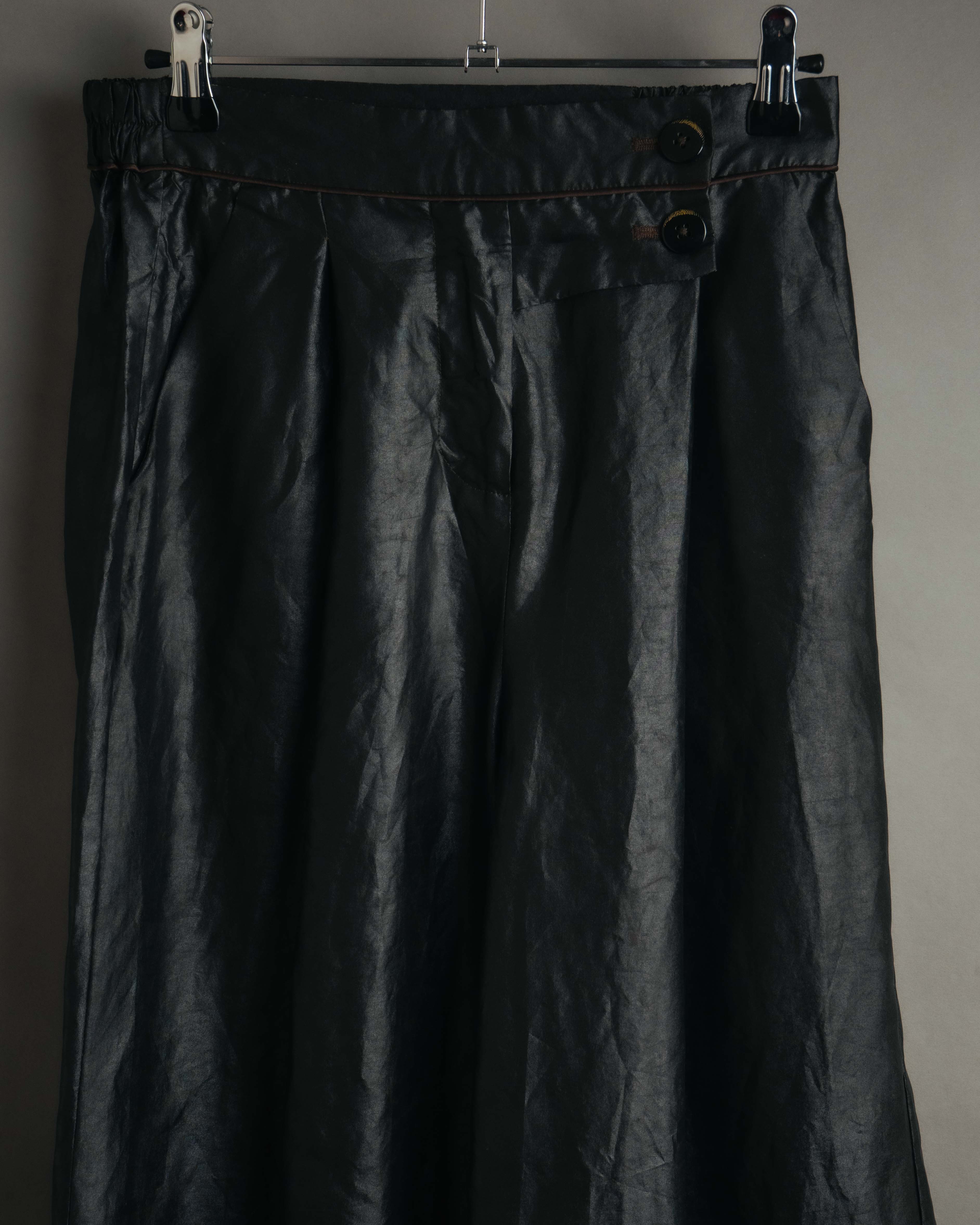 -MOOD Vintage Collections-
90’s-00’s Shiny textured wide leg trousers