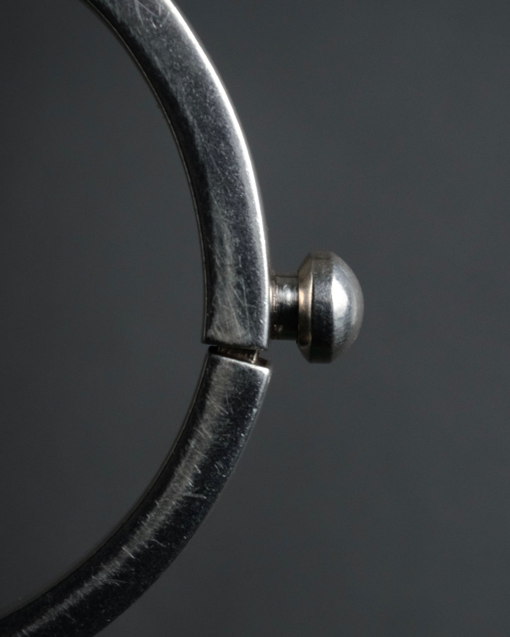 “BOTTEGA VENETA” 2019-2024 Sculptural hinged bangle