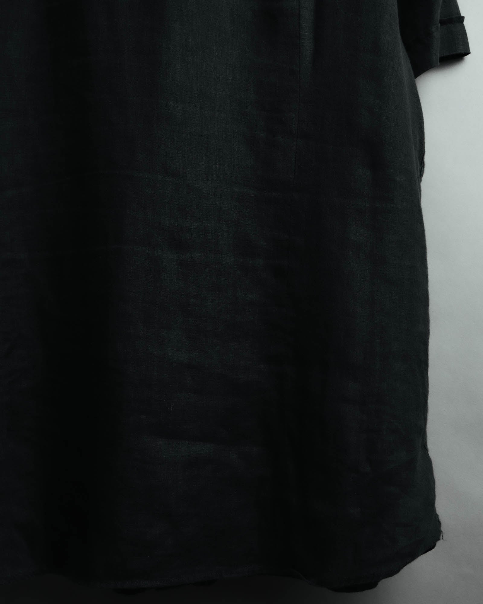 -MOOD MILLÉSIMES- 00’s black linen epaulet half-sleeve shirt by “ARMANI COLLEZIONI”