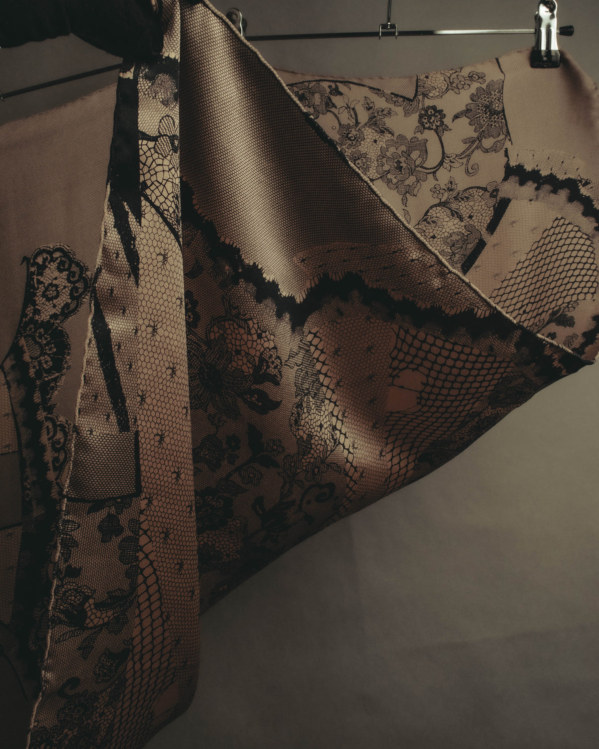 –SPECIAL– “Christian Dior” 00’s Trompe l’oeil lace corset print silk scarf
