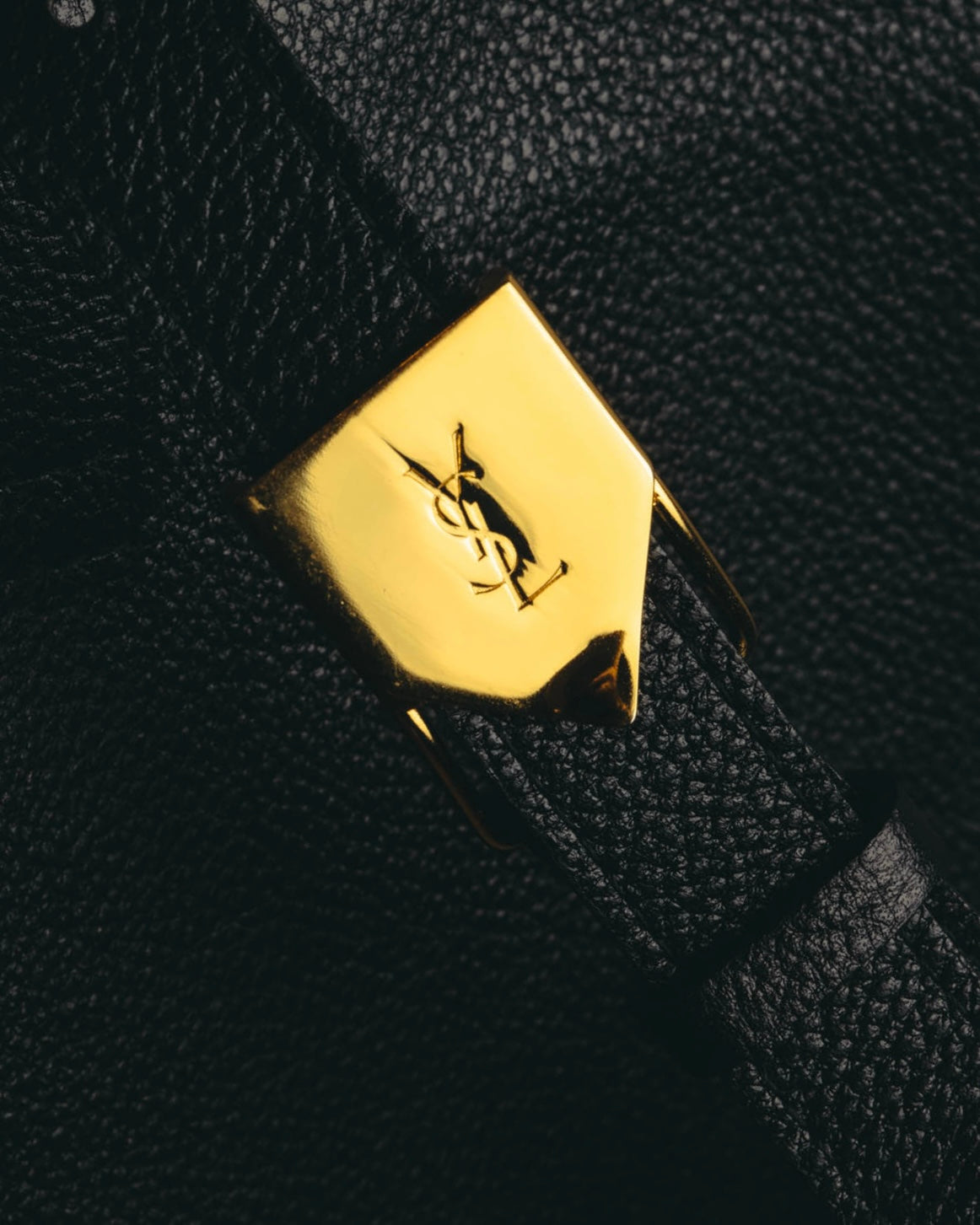 “Yves Saint Laurent” 90’s-00’s Cassandra logo one shoulder leather bag