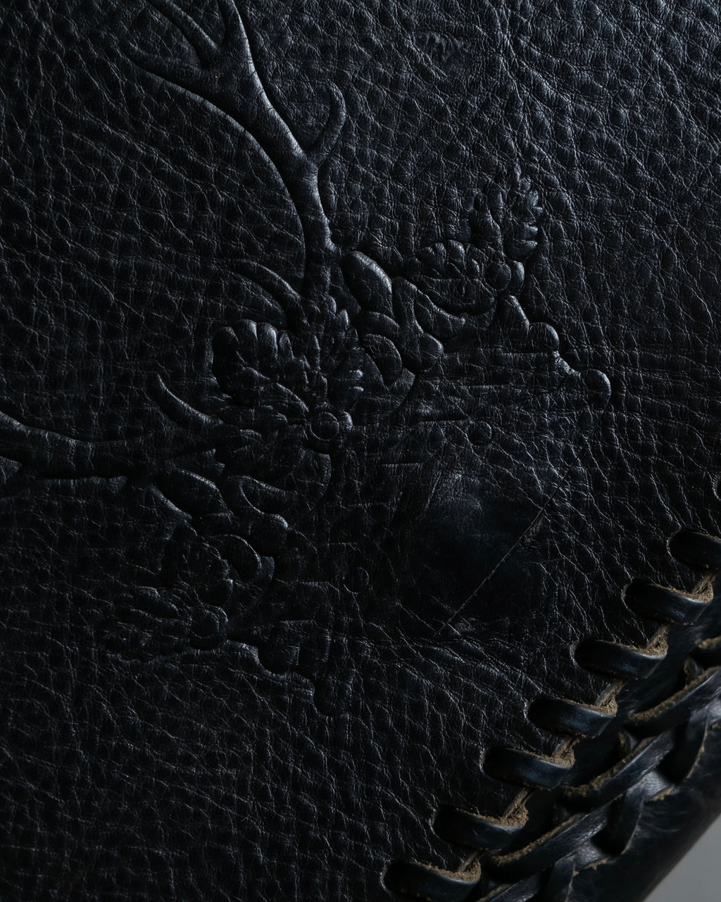 "FENDI" Hand stitched design leather hand bag