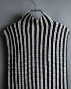 “ISSEY MIYAKE” pleats designed no sleeves high neck top