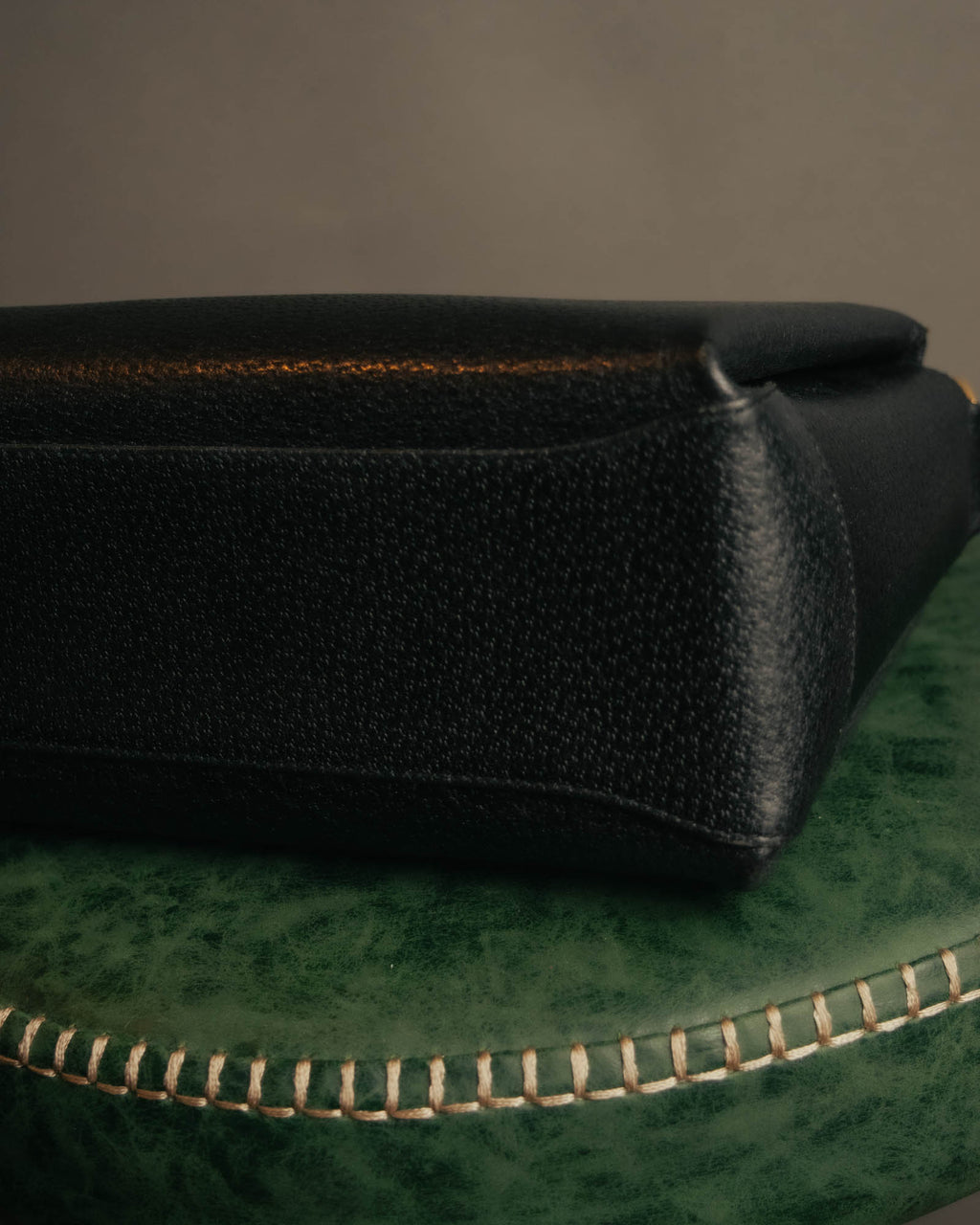 -SPECIAL- “GUCCI” 70’s-80’s Pigskin leather turn lock handbag