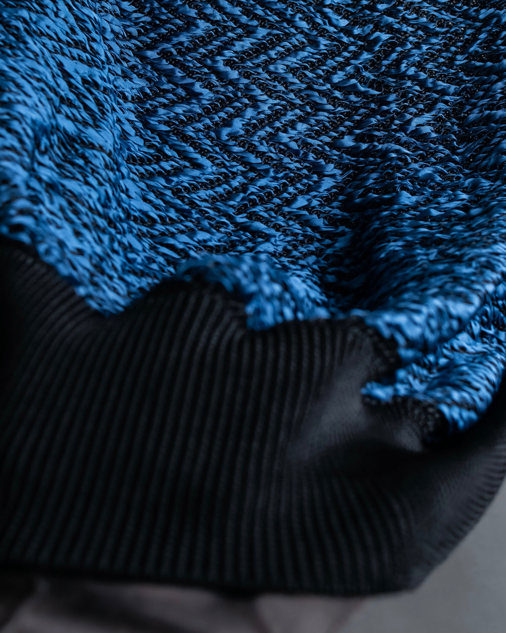 "TOGA ARCHIVES" String design mesh switching melange knit