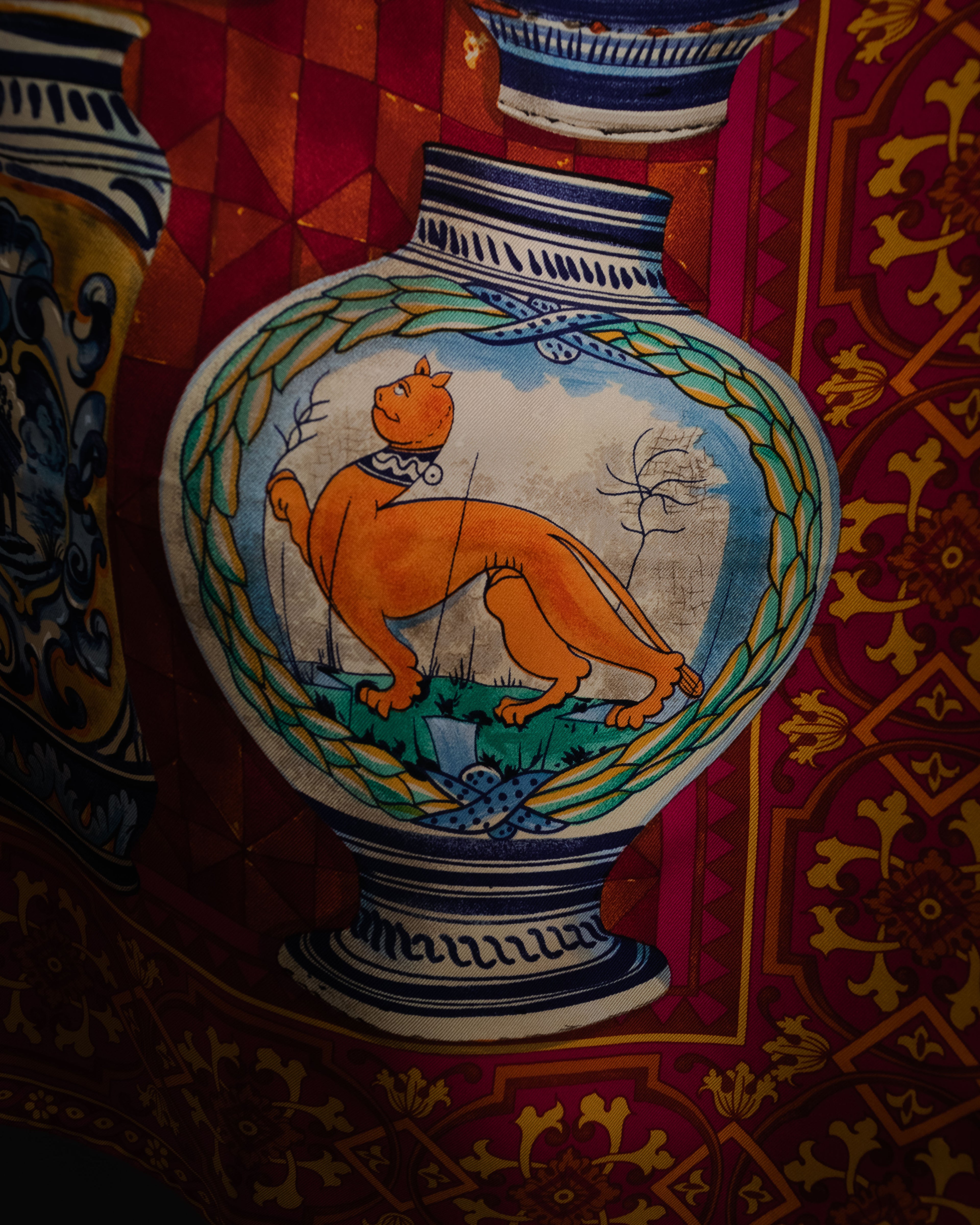 “GUCCI” 2016–2020 Ceramic motif silk foulard scarf