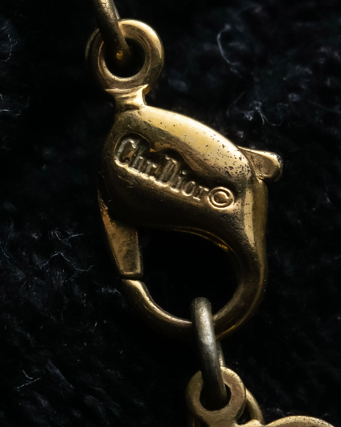 "Christian Dior" Logo engraved oval top motif gold necklace