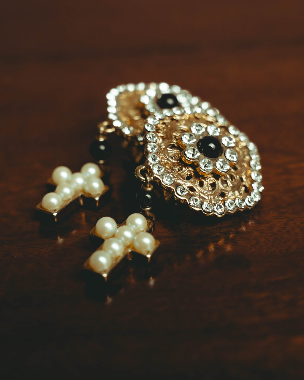 –SPECIAL– "VALENTINO" 80's-90's Ornate clip-on drop earrings
