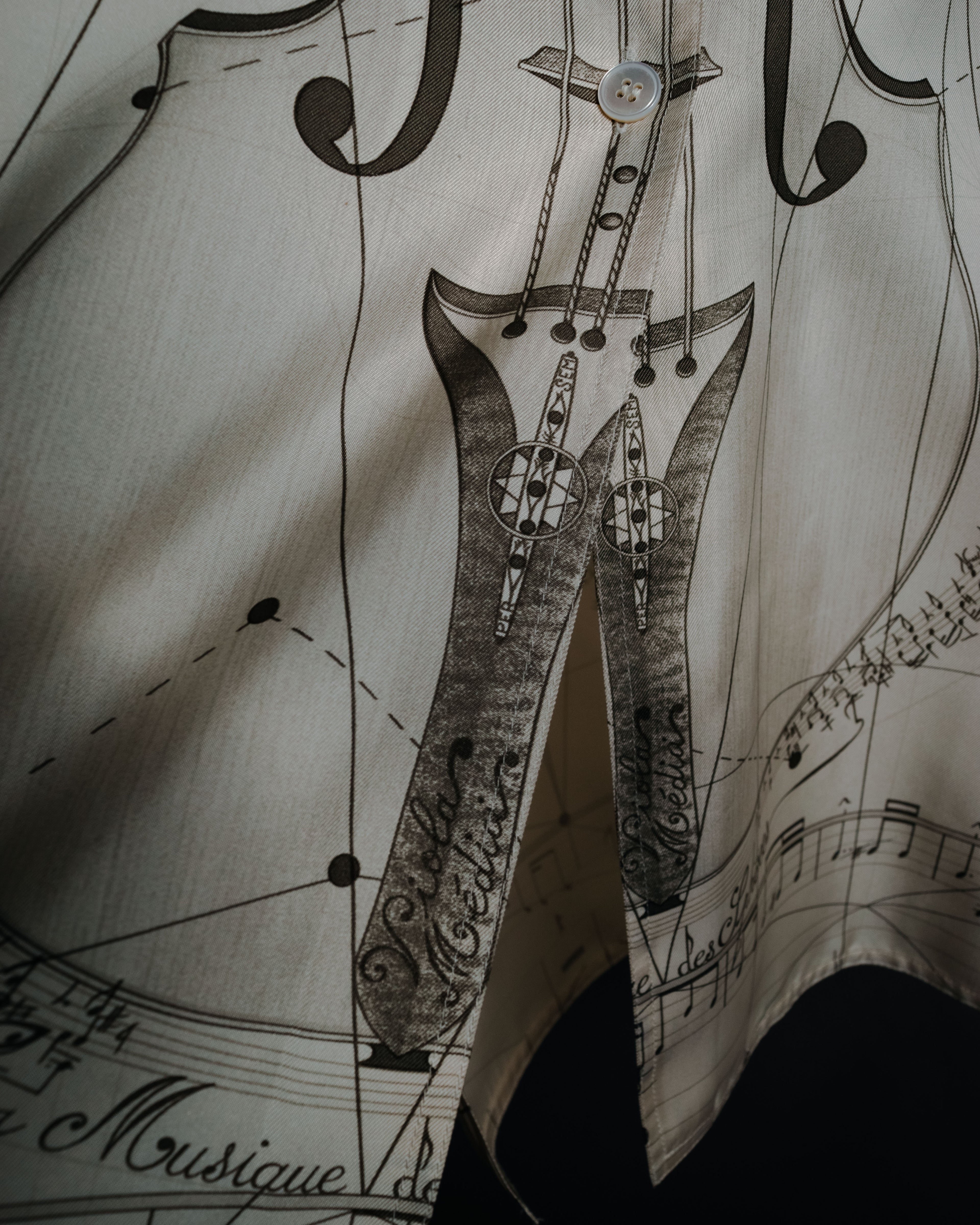 –SPECIAL– "HERMES" 90’s La musique des sphères silk twill printed shirt