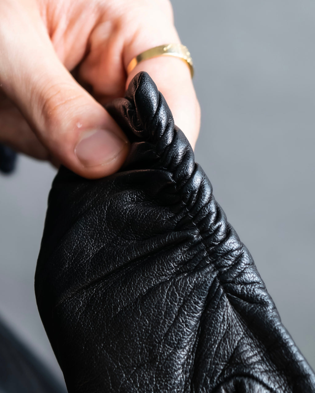 "LOEWE" Anagram logo engraved leather gloves